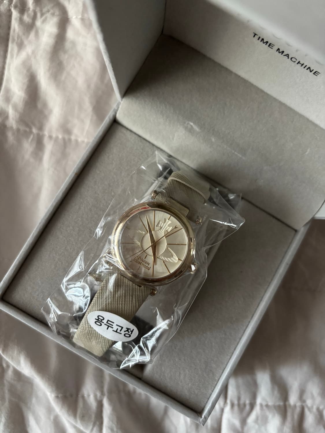 비비안웨스트우드 시계 상품이미지1