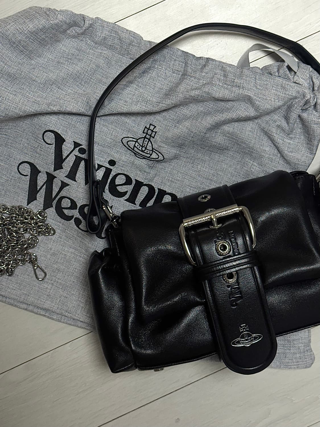 비비안웨스트우드 헤이즐 트레저 레더 숄더백 크로스백 가방 블랙 상품이미지3