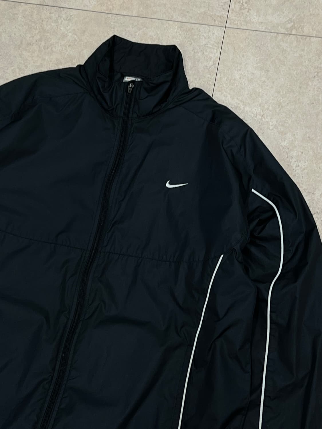 나이키 올드스쿨 우븐 파이핑 바람막이 블랙  상품이미지2
