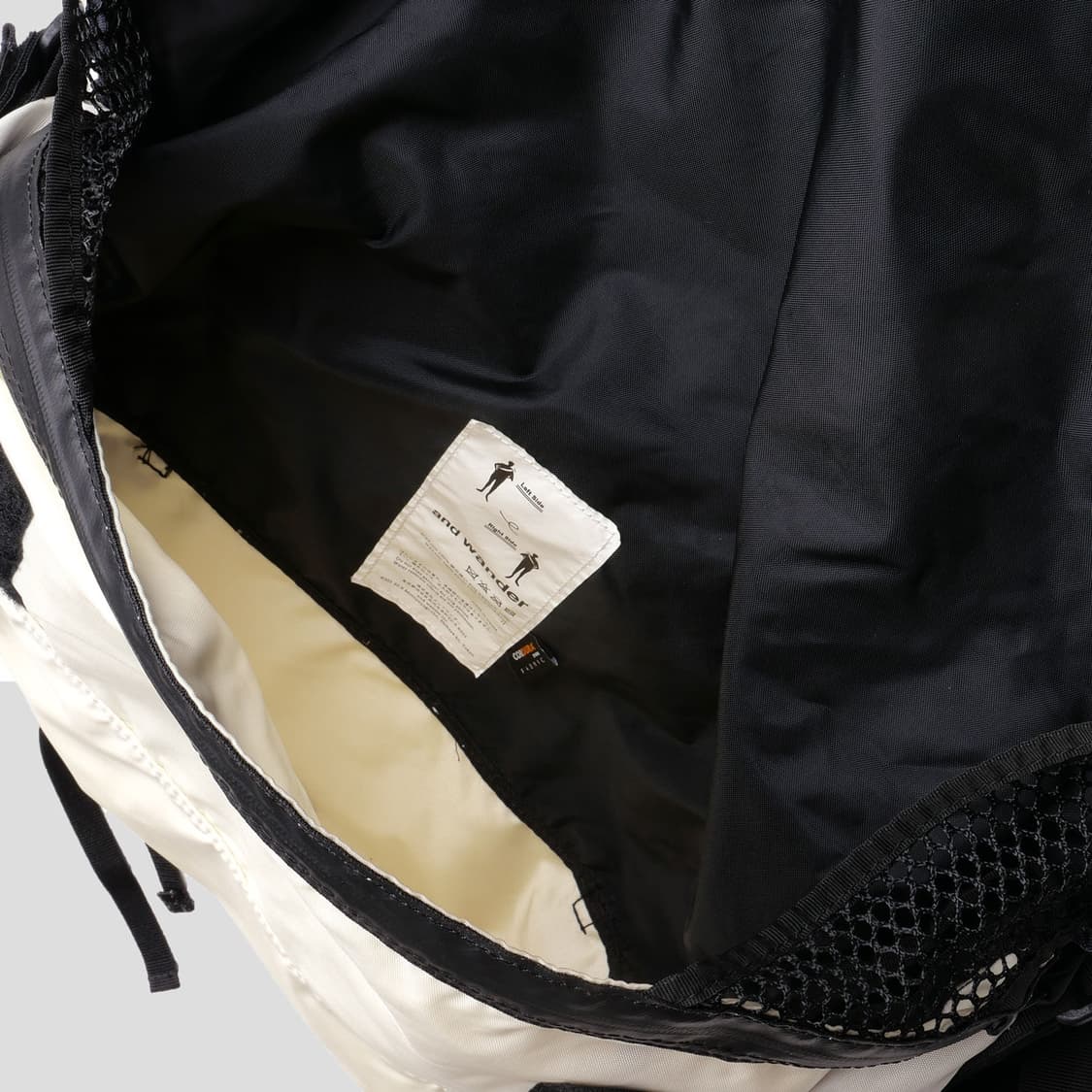 앤드원더 20L 메신저백 상품이미지8