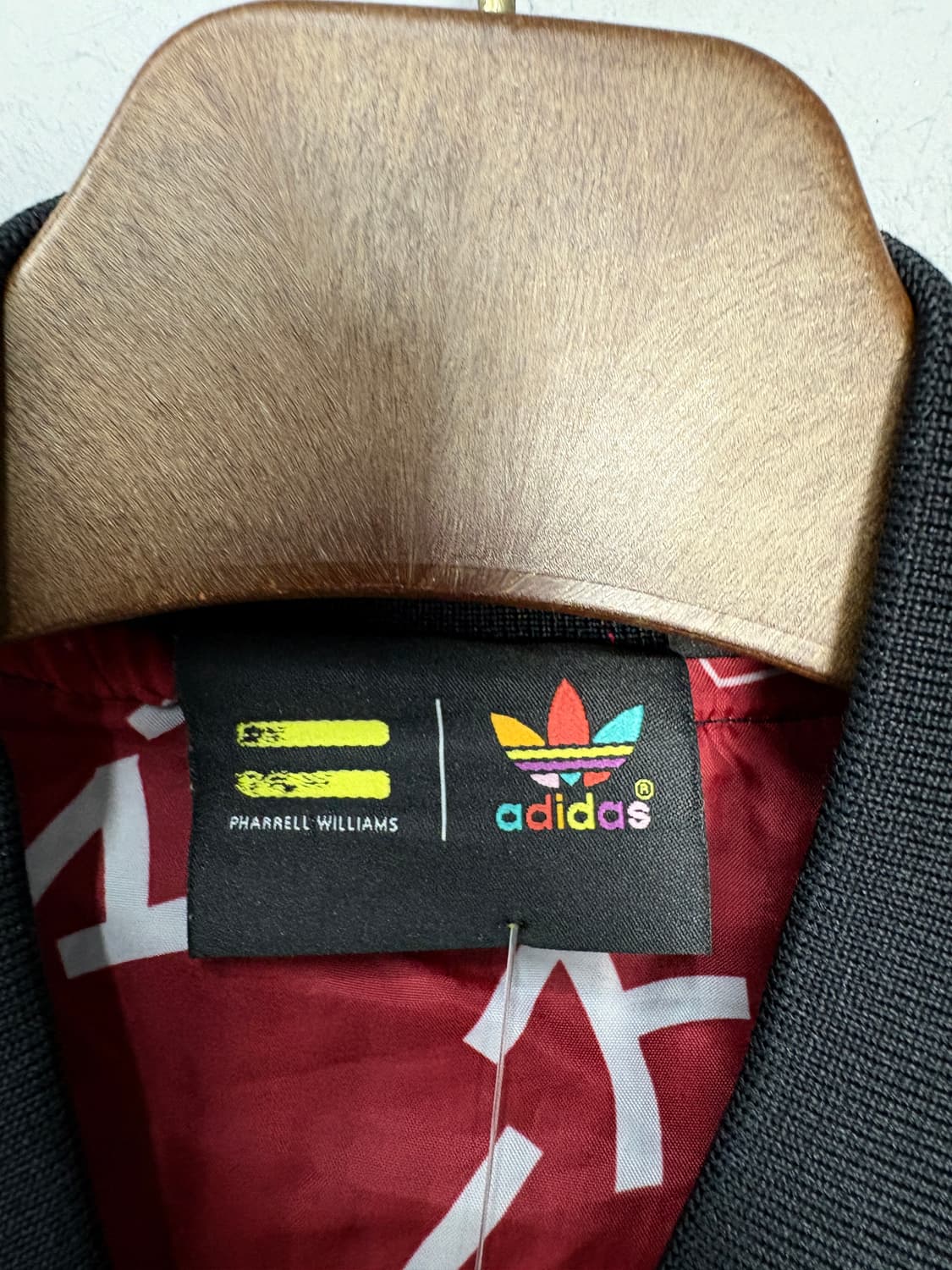 아디다스 X 퍼렐 윌리엄스 벨벳 트랙 자켓 A3723 상품이미지7