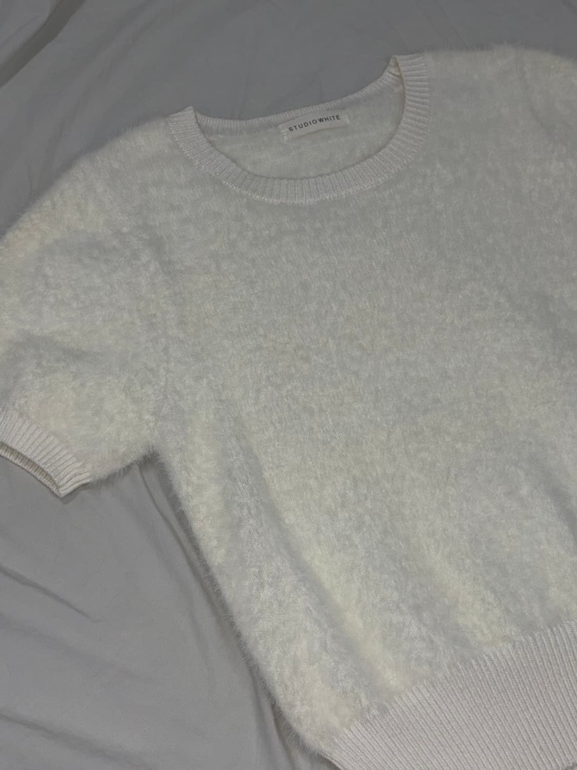 로걀탑 여리핏 화이트 반팔니트  상품이미지2