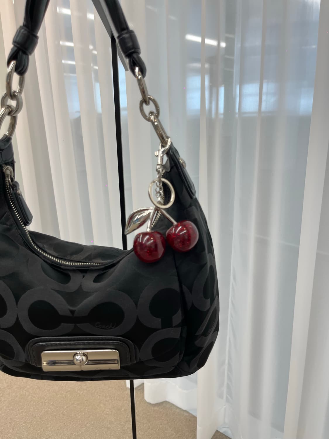 Coach Black Logo Shoulder Bag 상품이미지2