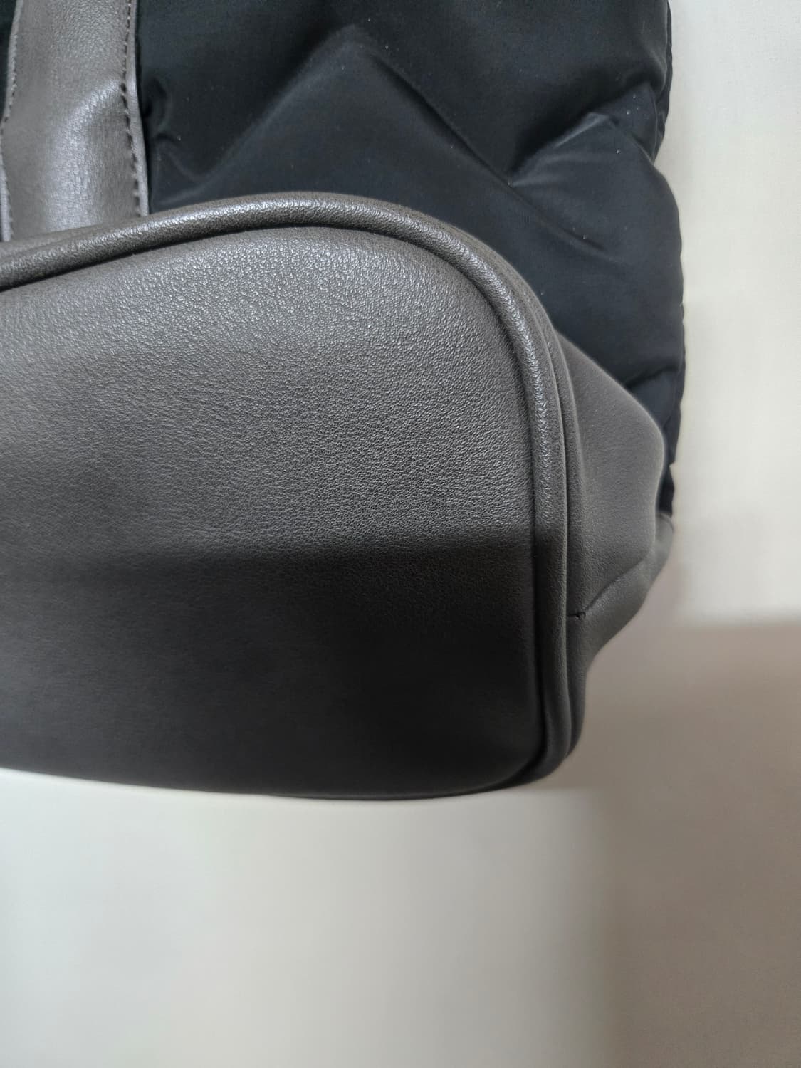 네파 블랙 퀼팅 토트백 가방 상품이미지3