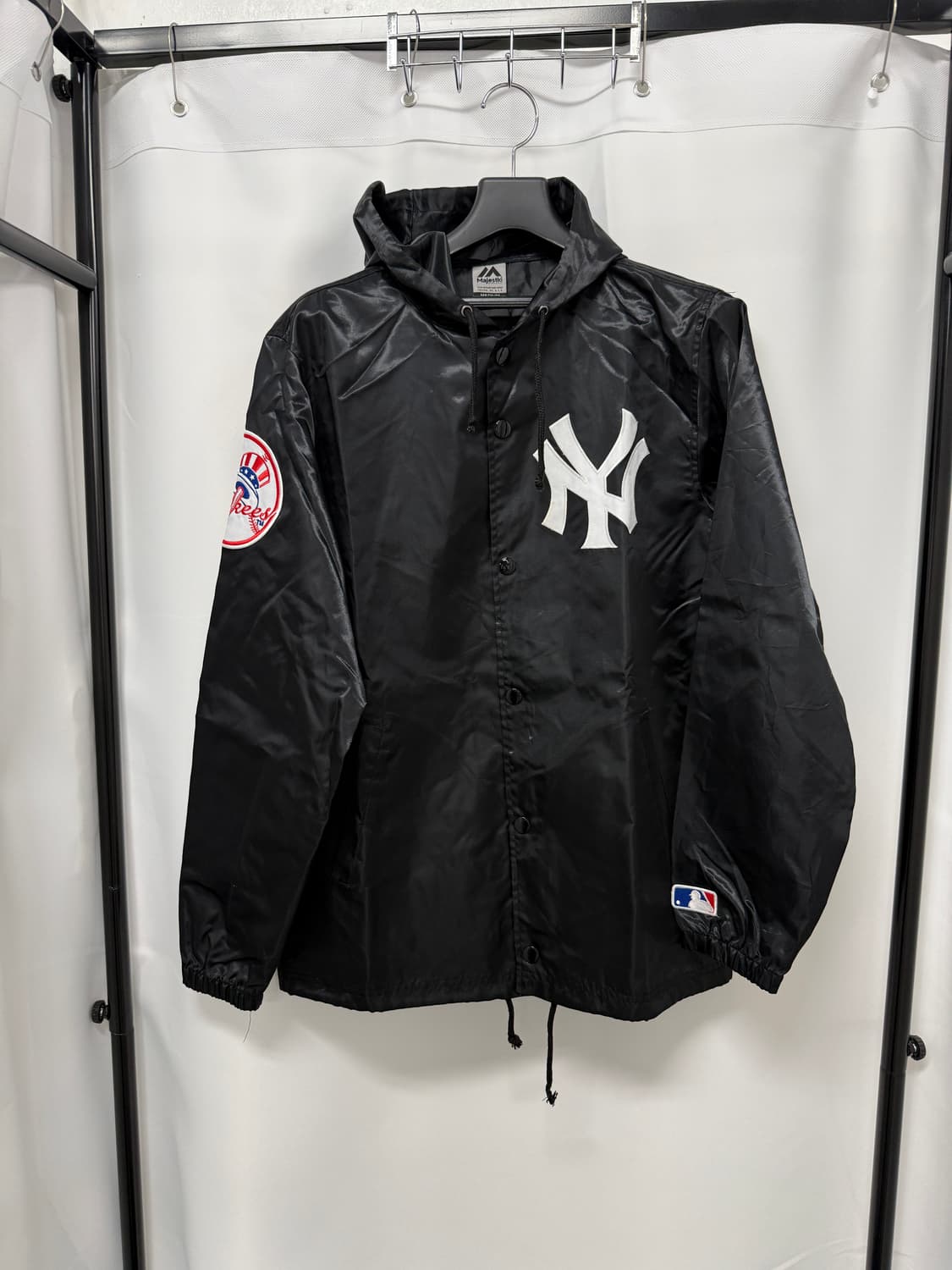 [정품] 마제스틱 뉴욕 양키스 블랙 코치 자켓 상품이미지1