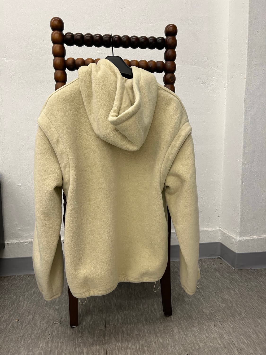 아더에러 플리스 로고 후드티 - 베이지 3사이즈 상품이미지2