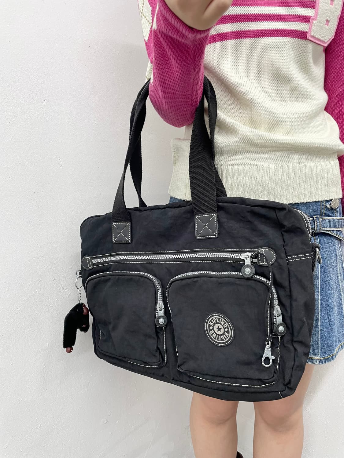 키플링 블랙 지퍼 포켓 숄더백  상품이미지4