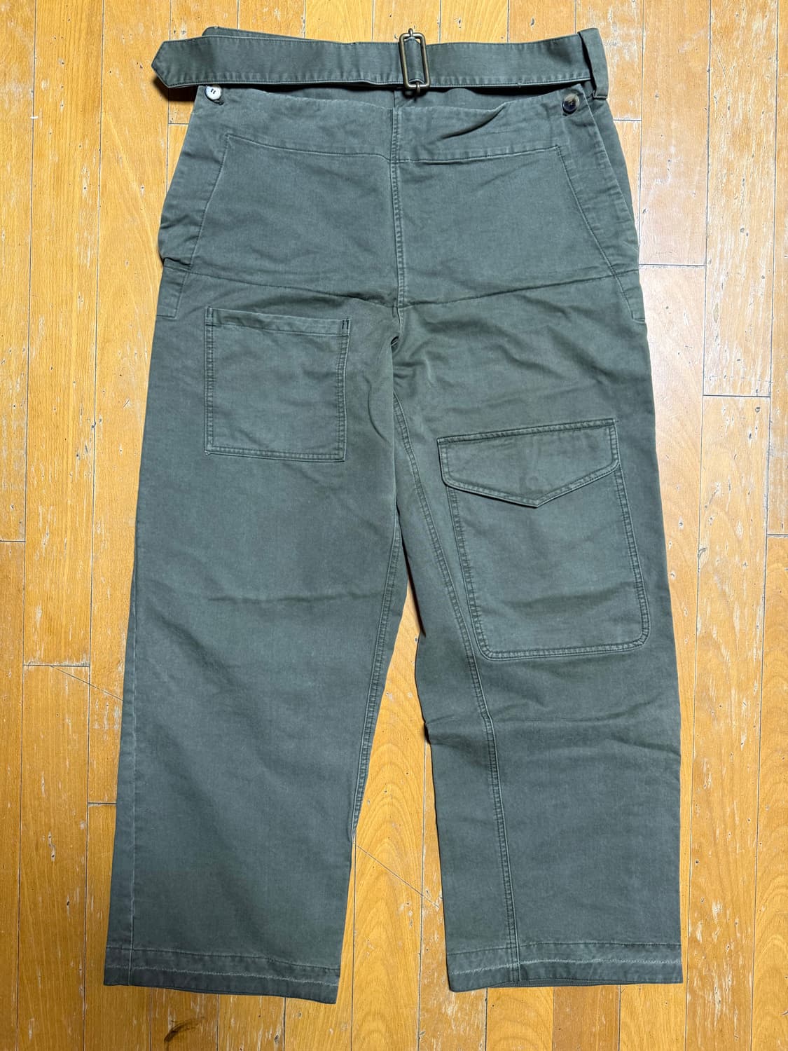 JW앤더슨 카키팬츠 상품이미지3