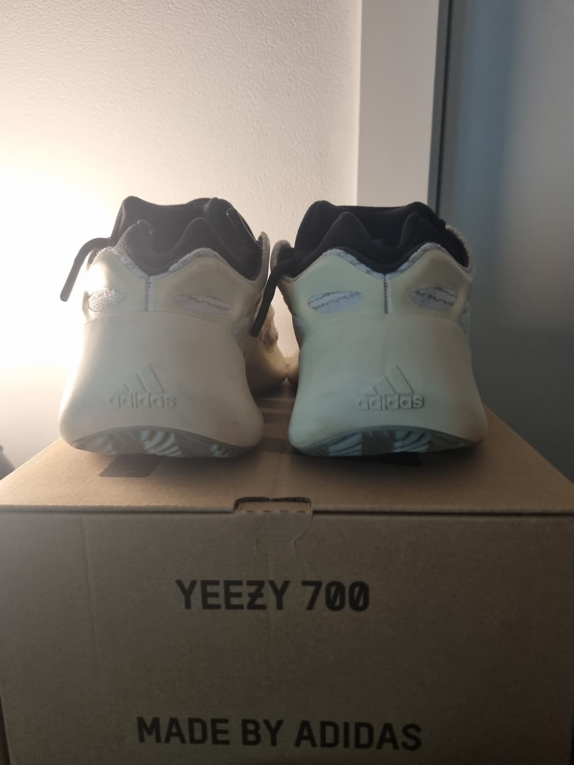 아디다스 이지 adidas yeezy 700 v3 아자엘 290 상품이미지5