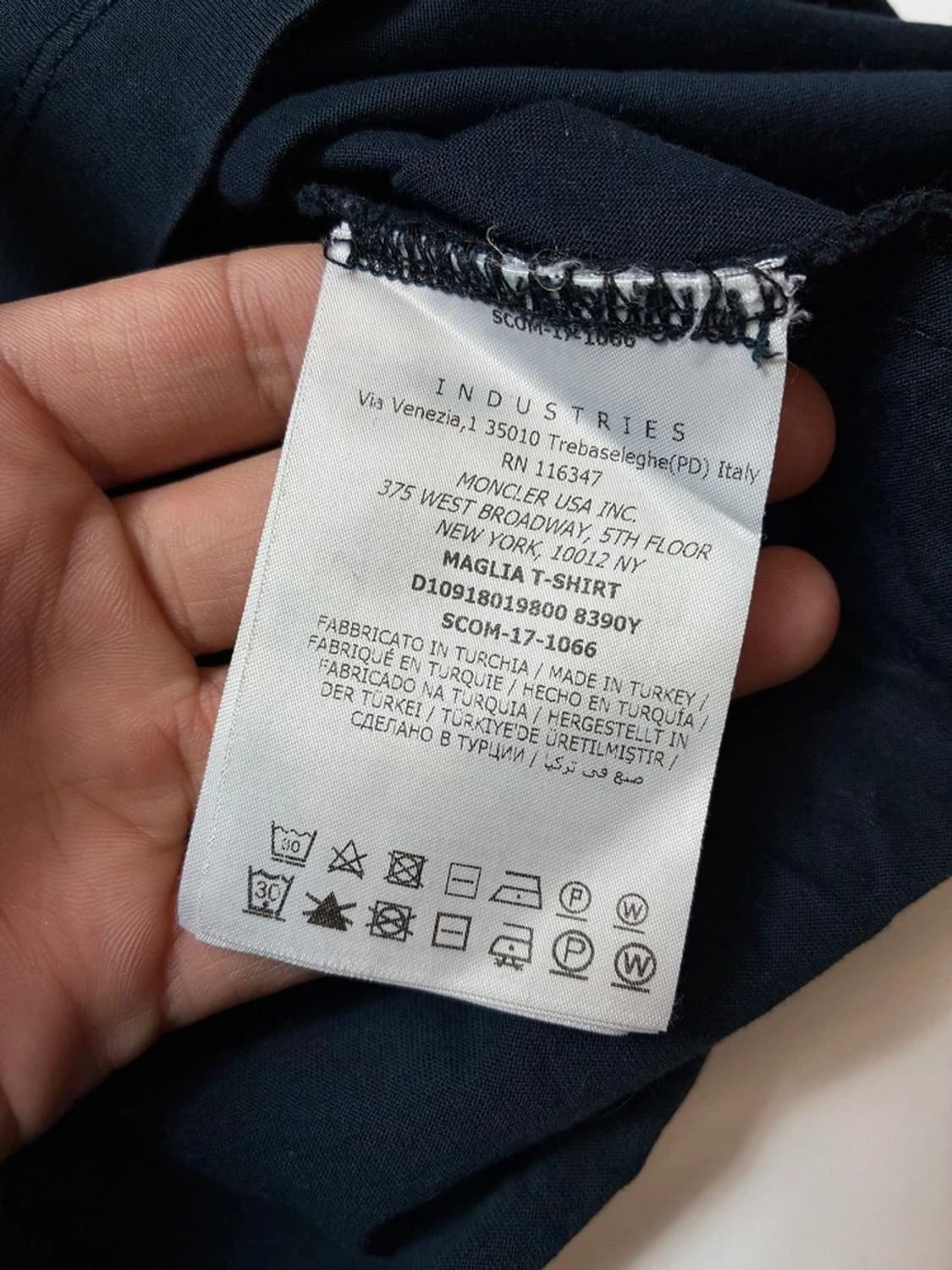 몽클레어 로고 와펜 삼선 반팔 티셔츠 PN9056 상품이미지7