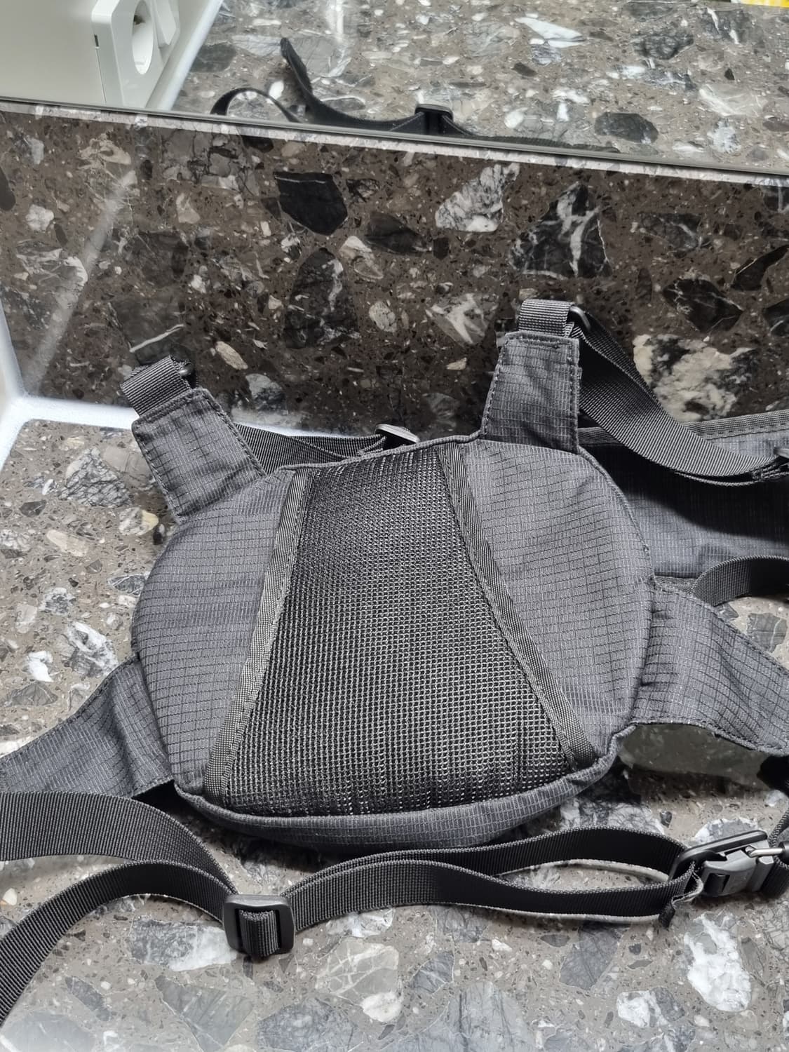 스톤아일랜드 하네스 벨트백 상품이미지3