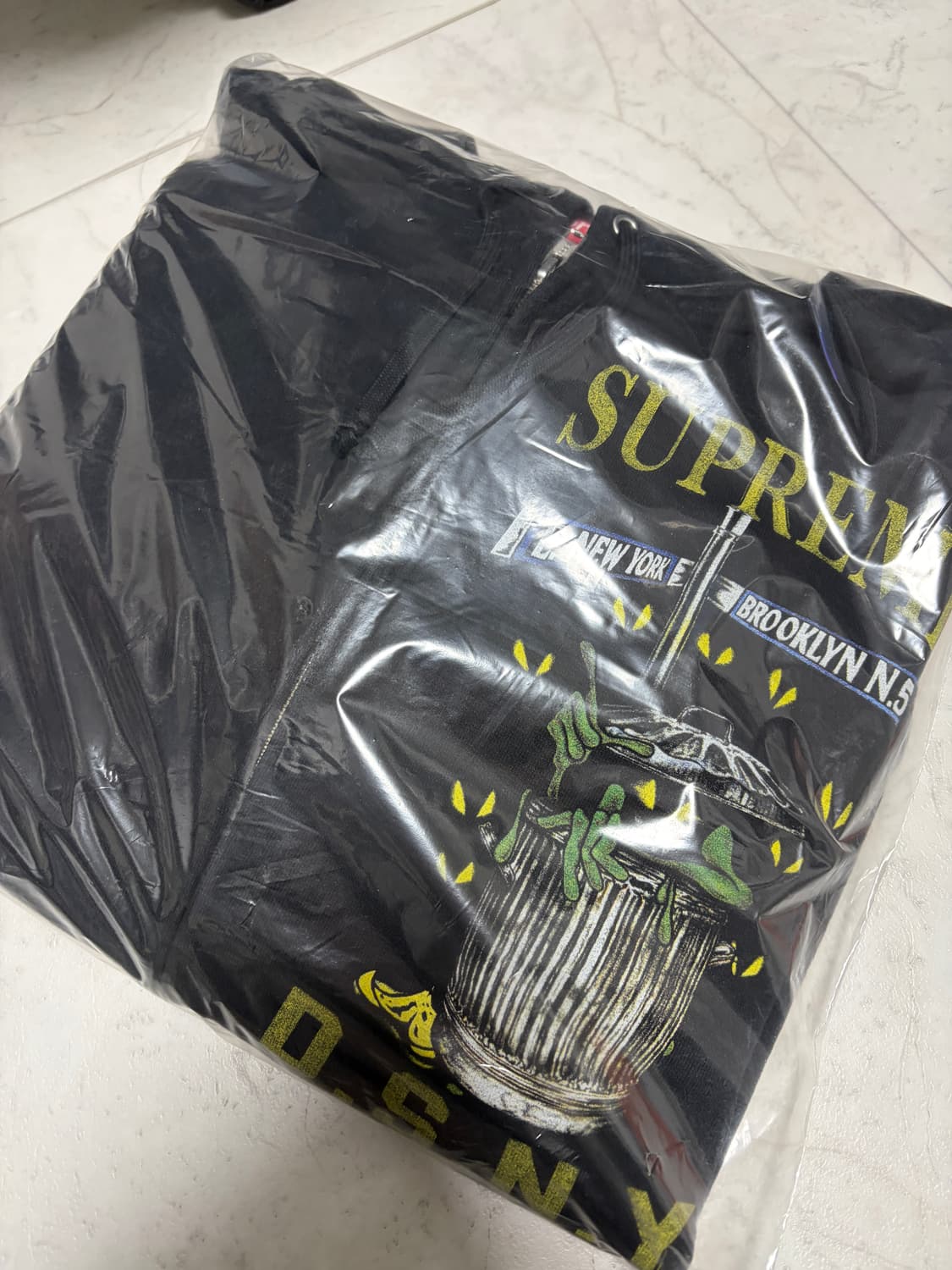 슈프림 x DSNY 집업 후드 스웨트셔츠 블랙 - 26SS 상품이미지3