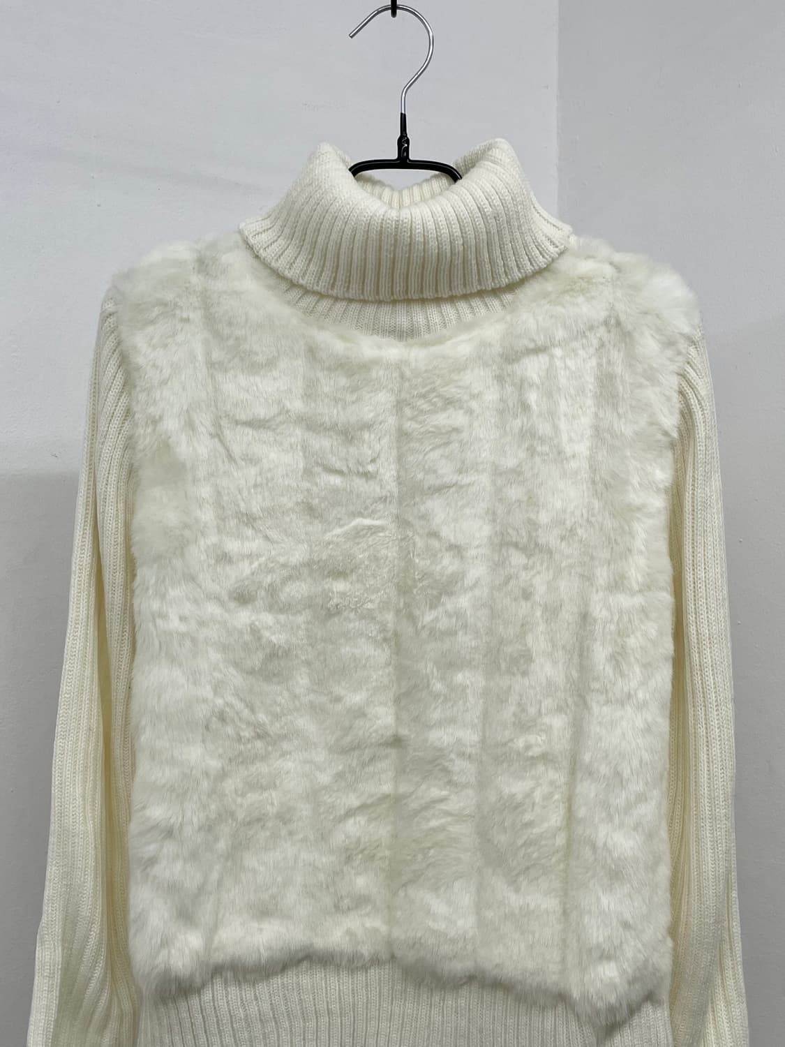 화이트 퓨어 퍼 니트 탑 상품이미지6