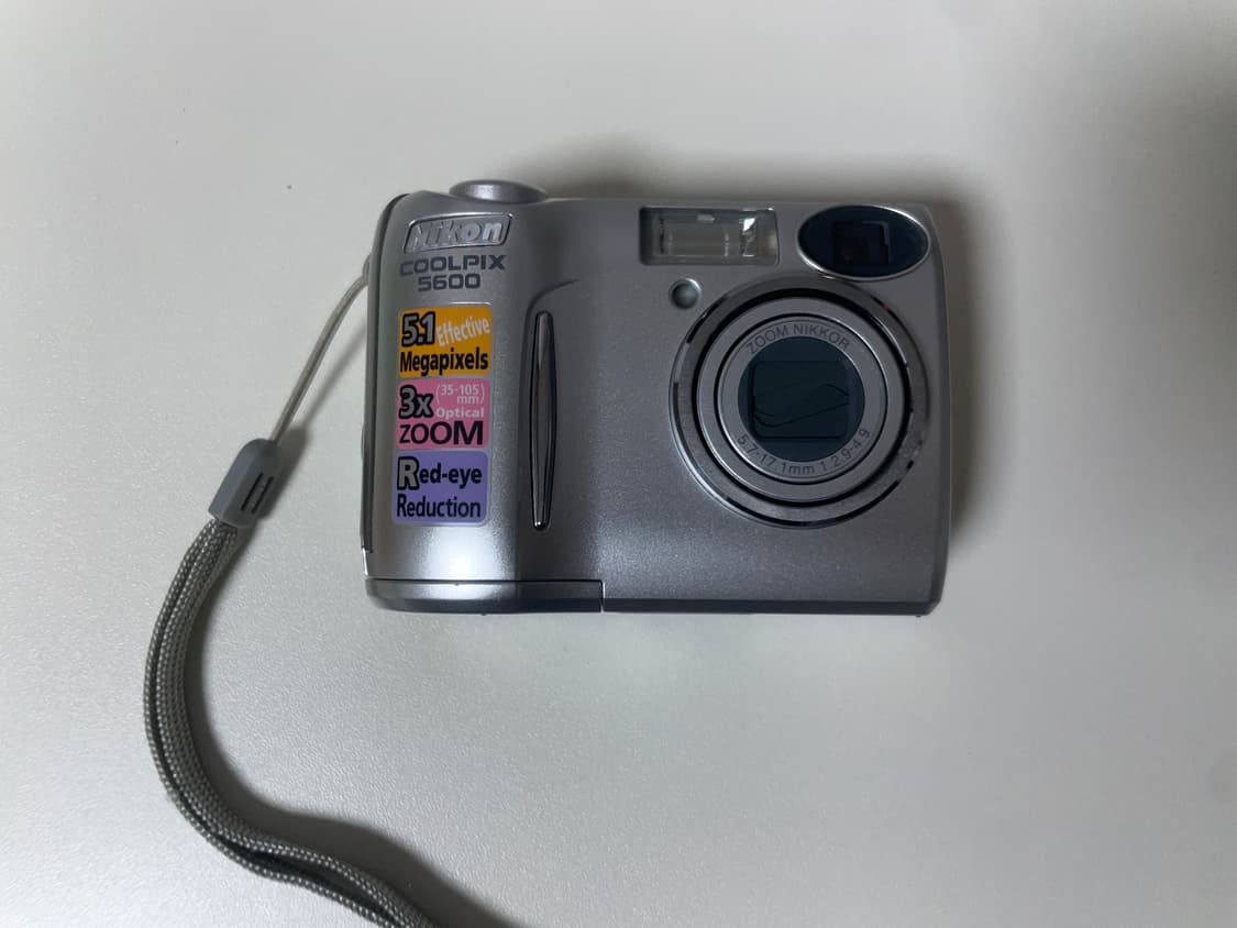 니콘 Coolpix 5600 실버 디지털 카메라 상품이미지1