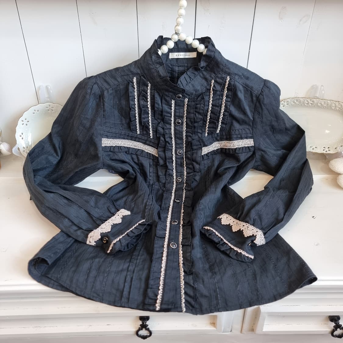 엑시즈팜(axes femme) 빅토리안 무드 프릴 블라우스 상품이미지1