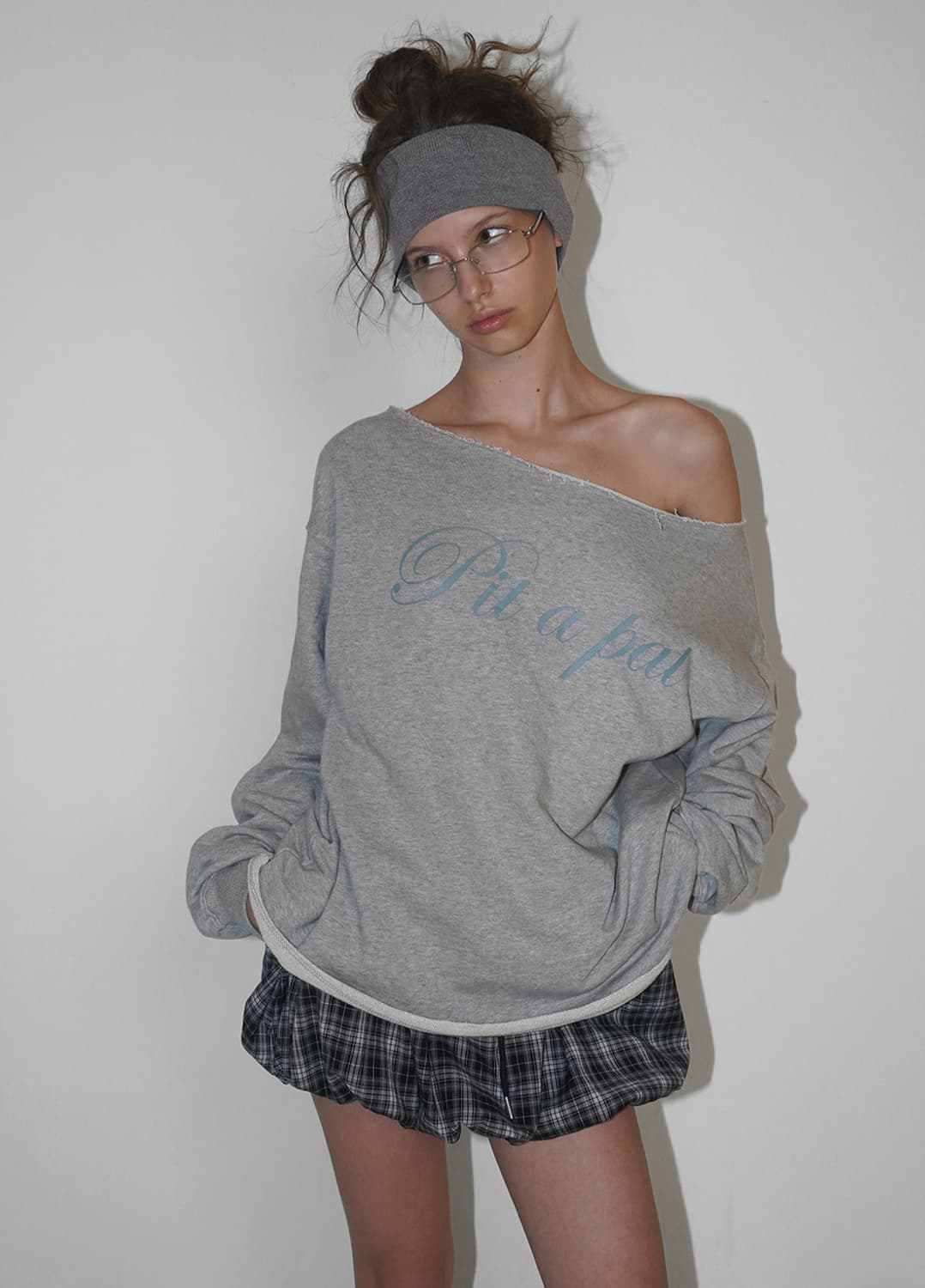 (새상품) 블랙업 키피니 보트넥 프린팅 긴팔티 오프숄더 원숄더 상품이미지2