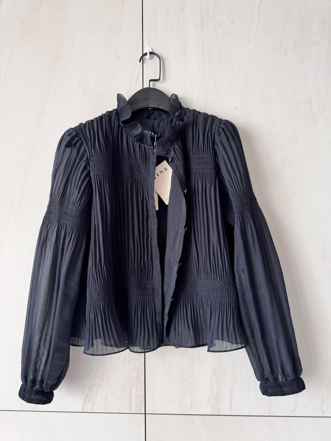 새상품 MINE 주름 블라우스 (55사이즈) 상품이미지3