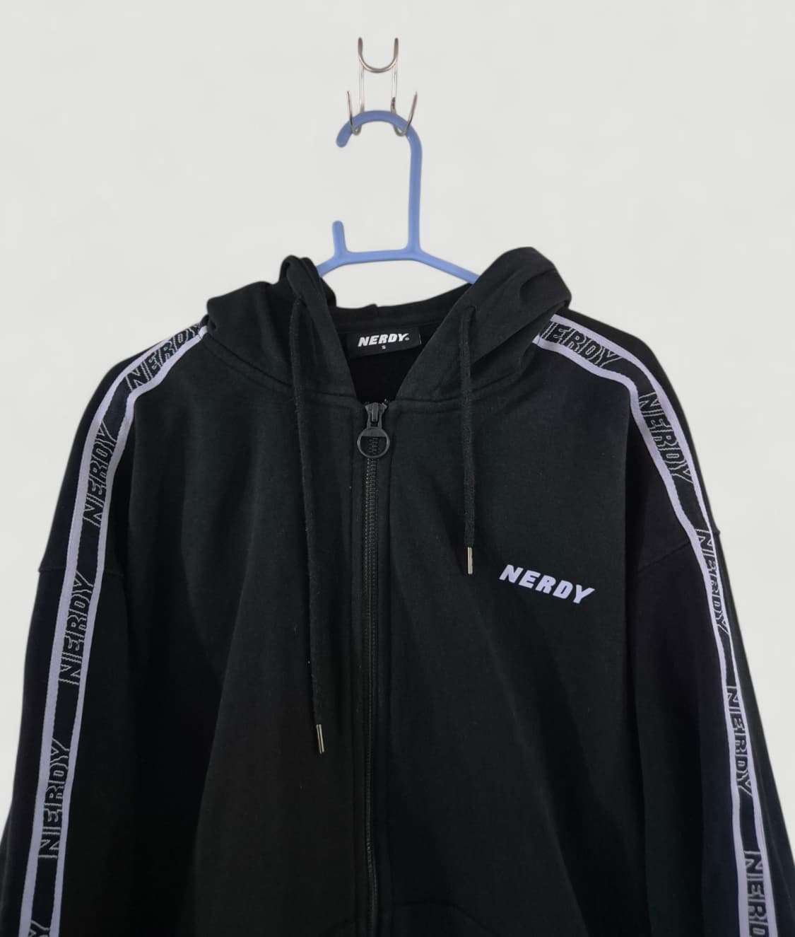 널디 사이드라인 로고 오버핏 후드집업 상품이미지1