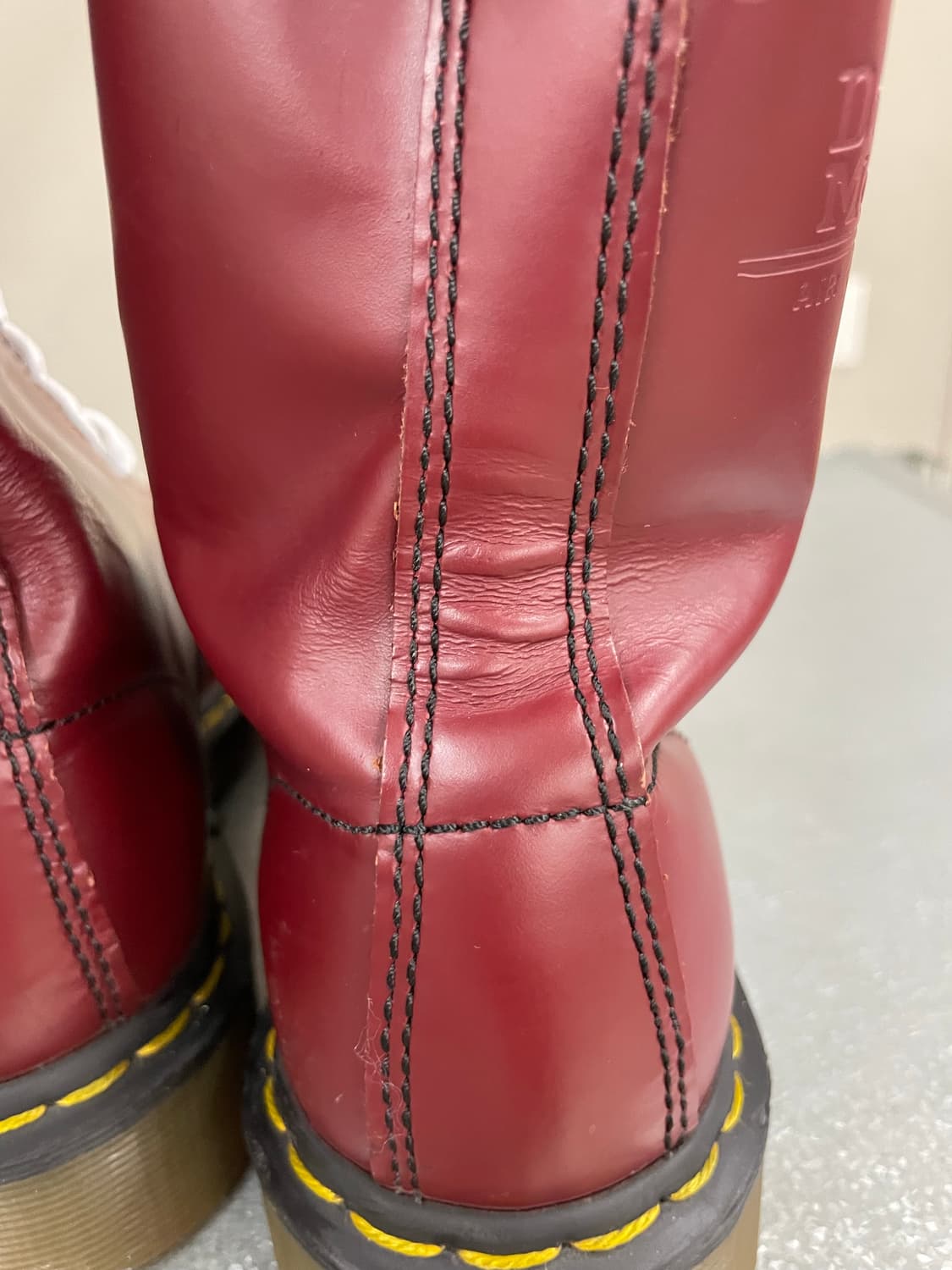 닥터마틴 1490 10홀 체리레드 UK5 상품이미지7