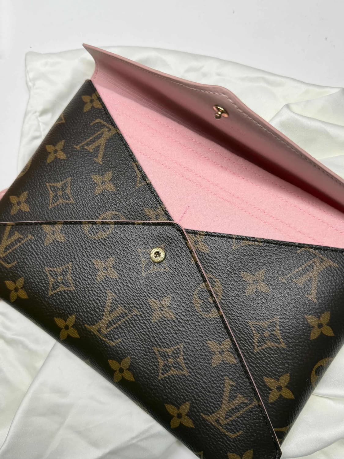 루이비통 키리가미 파우치 S급 급처분 상품이미지3