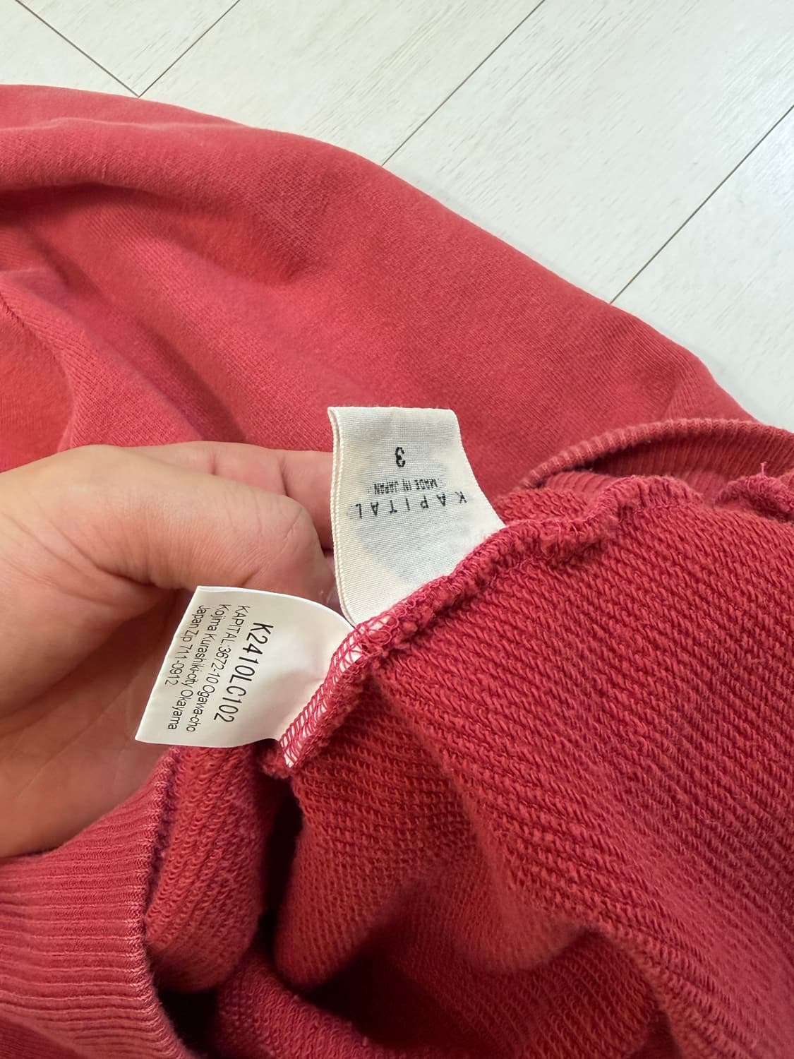 캐피탈 후드티 3 사이즈  상태 9.5/10 사진찍고 절대 안입습니다 상품이미지3