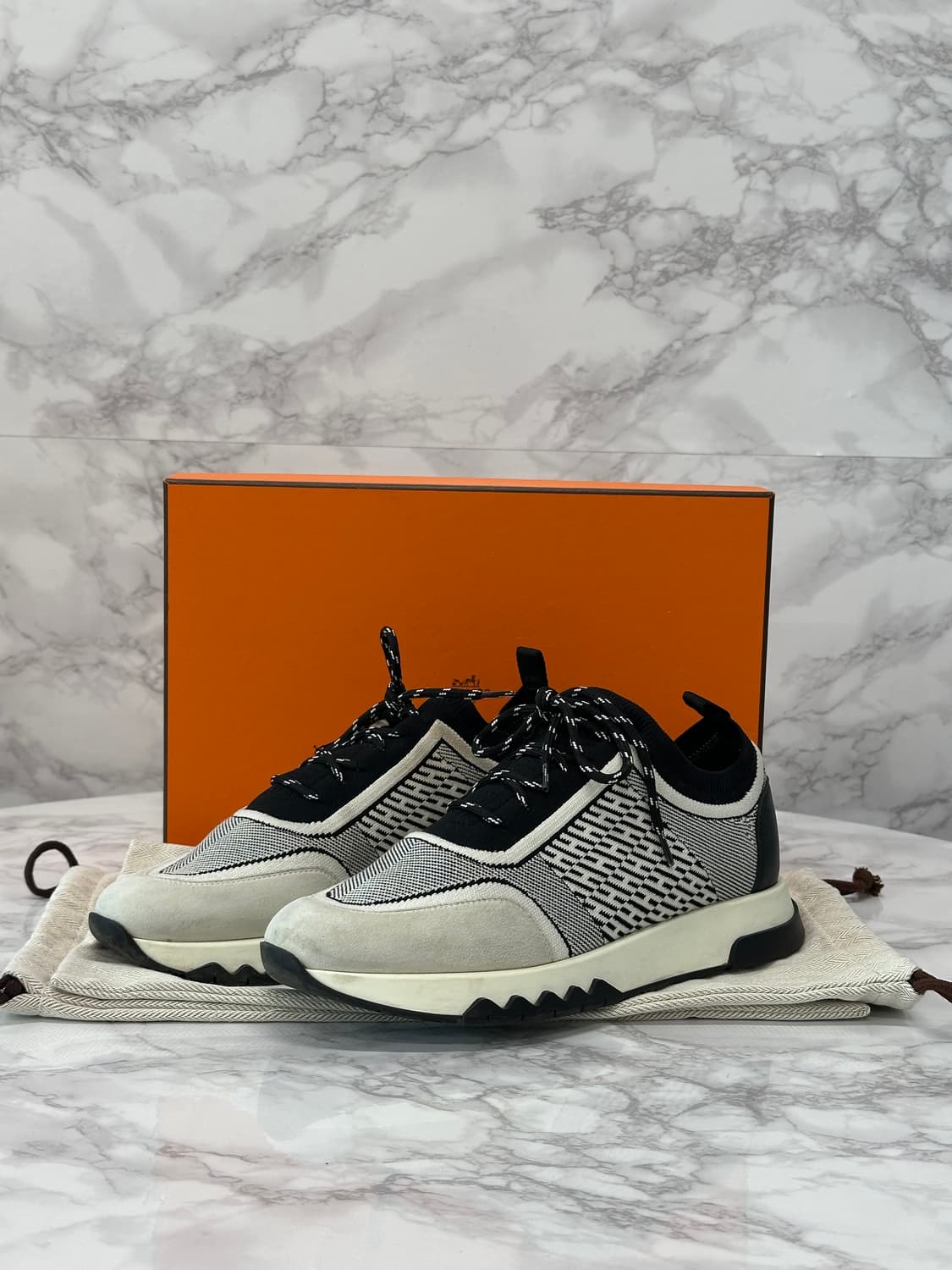 (37) 에르메스 어딕트 카프스킨 스니커즈 상품이미지2