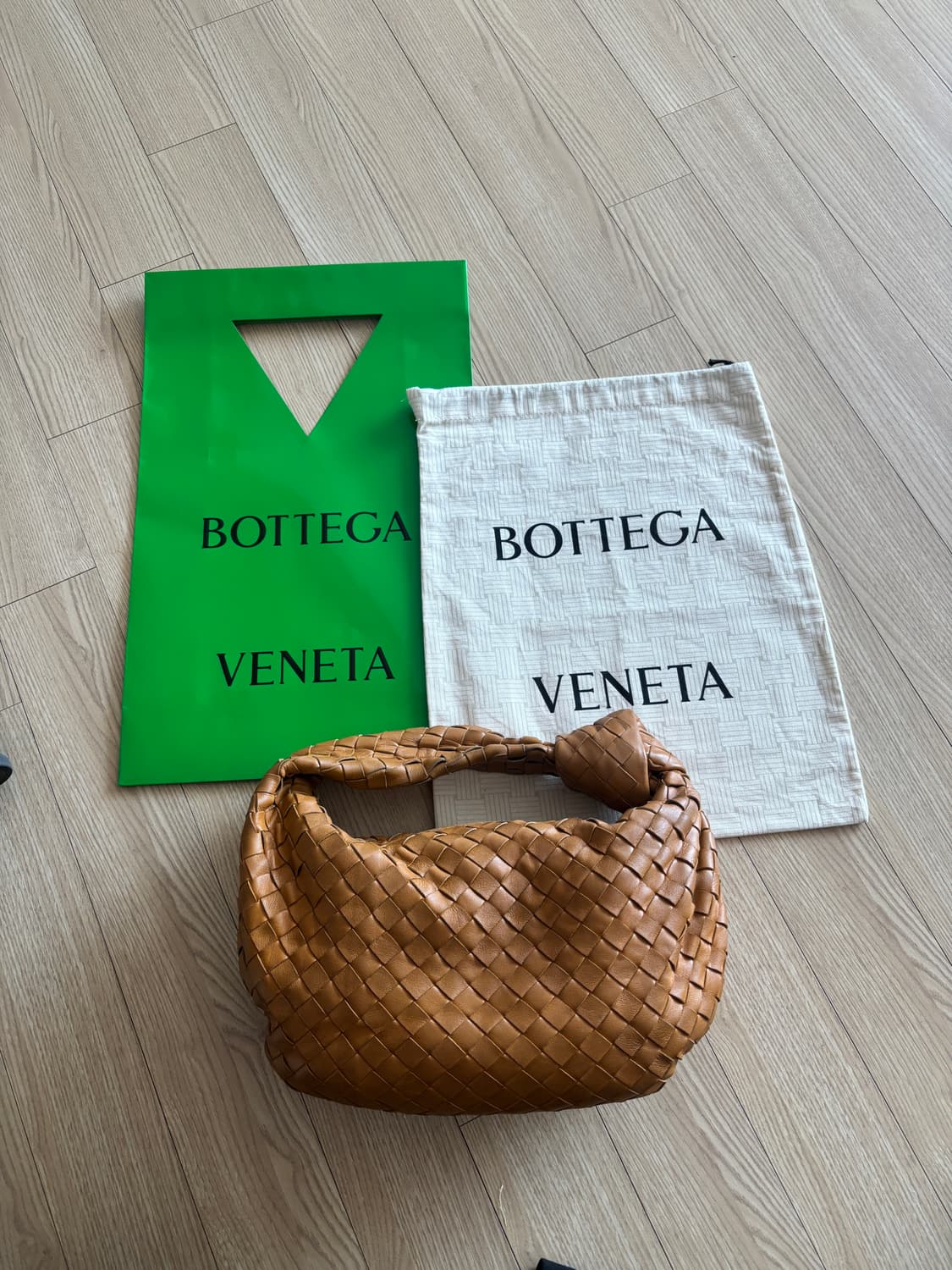 보테가베네타 조디 틴사이즈 아몬드컬러  상품이미지5