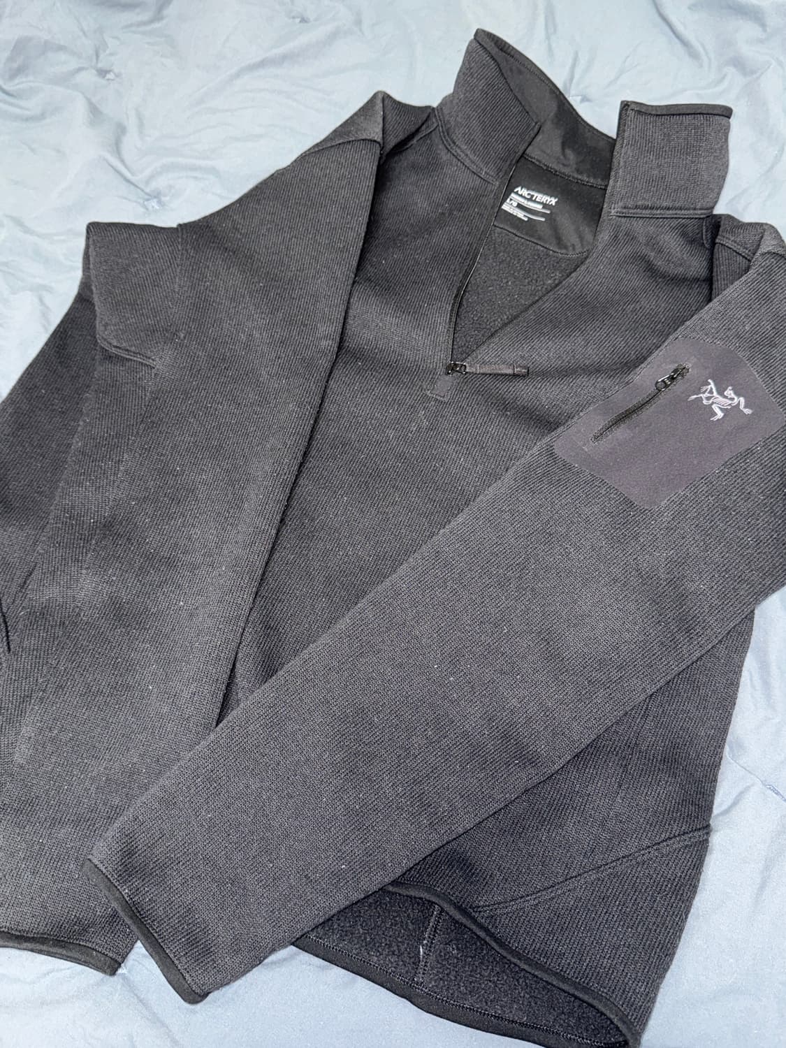 아크테릭스 반집업 상품이미지1