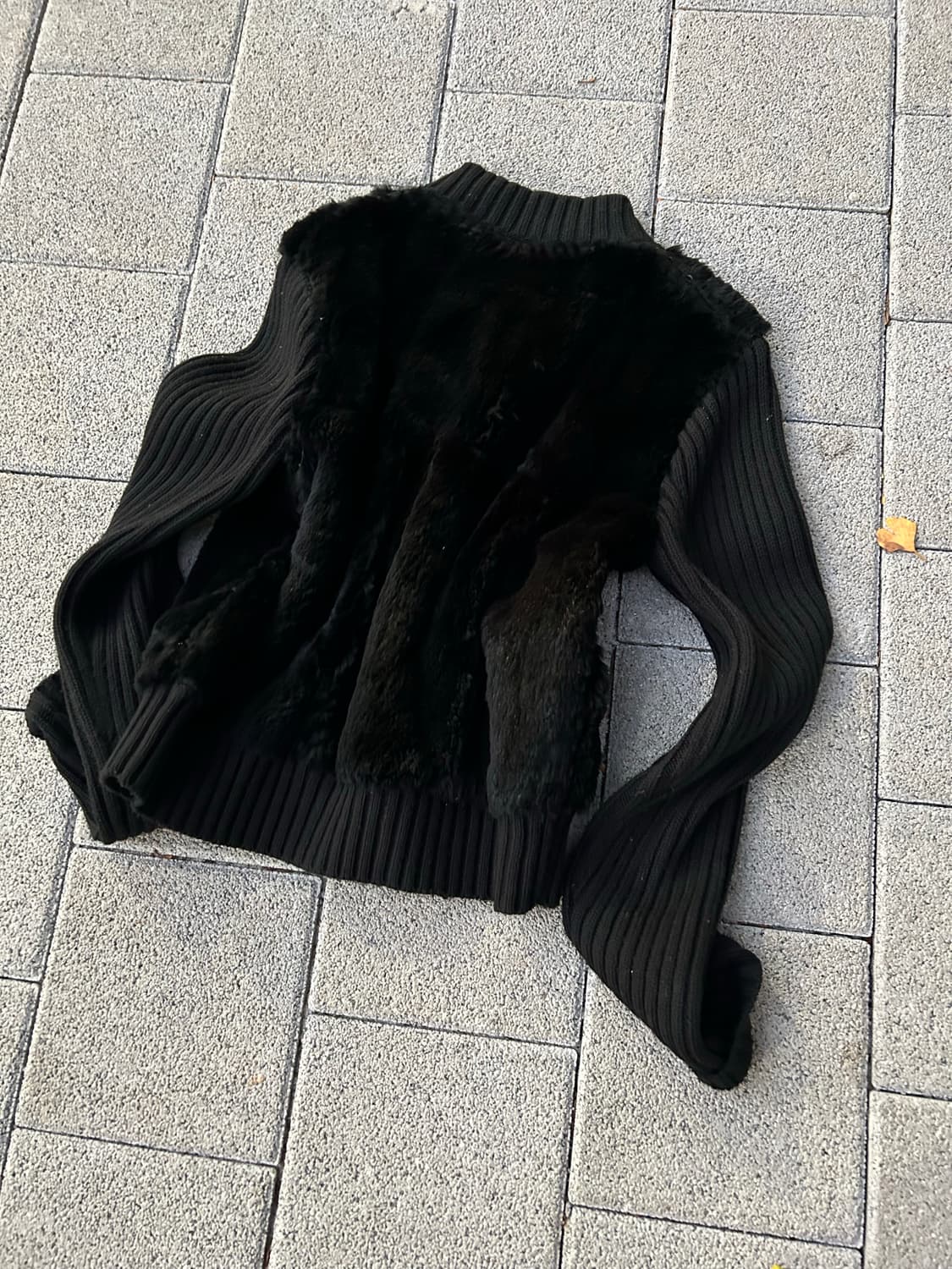 *rare* 2000s guess y2k 블랙 토끼털 블랙 니트집업 상품이미지3