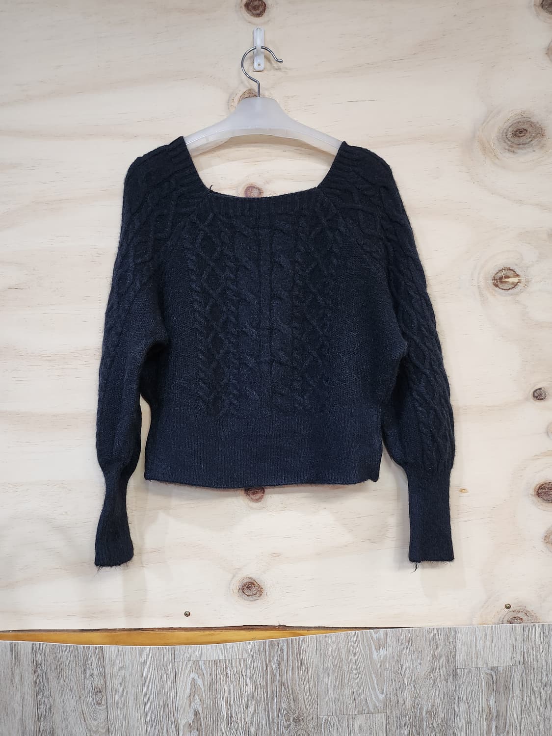 555) 케이블 스퀘어넥 니트 상품이미지1