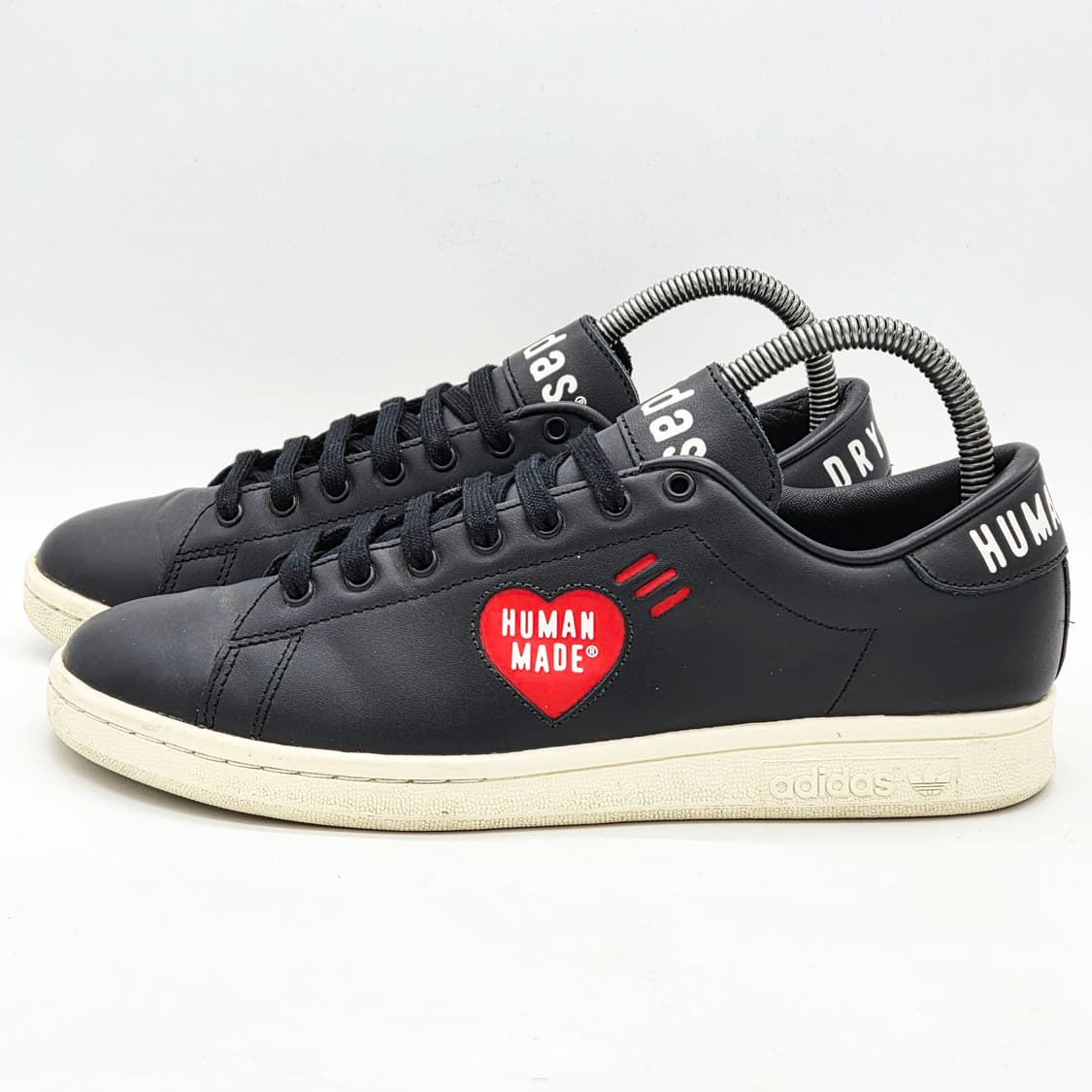 아디다스 x 휴먼 메이드 스탠 스미스 블랙 (255) 상품이미지1