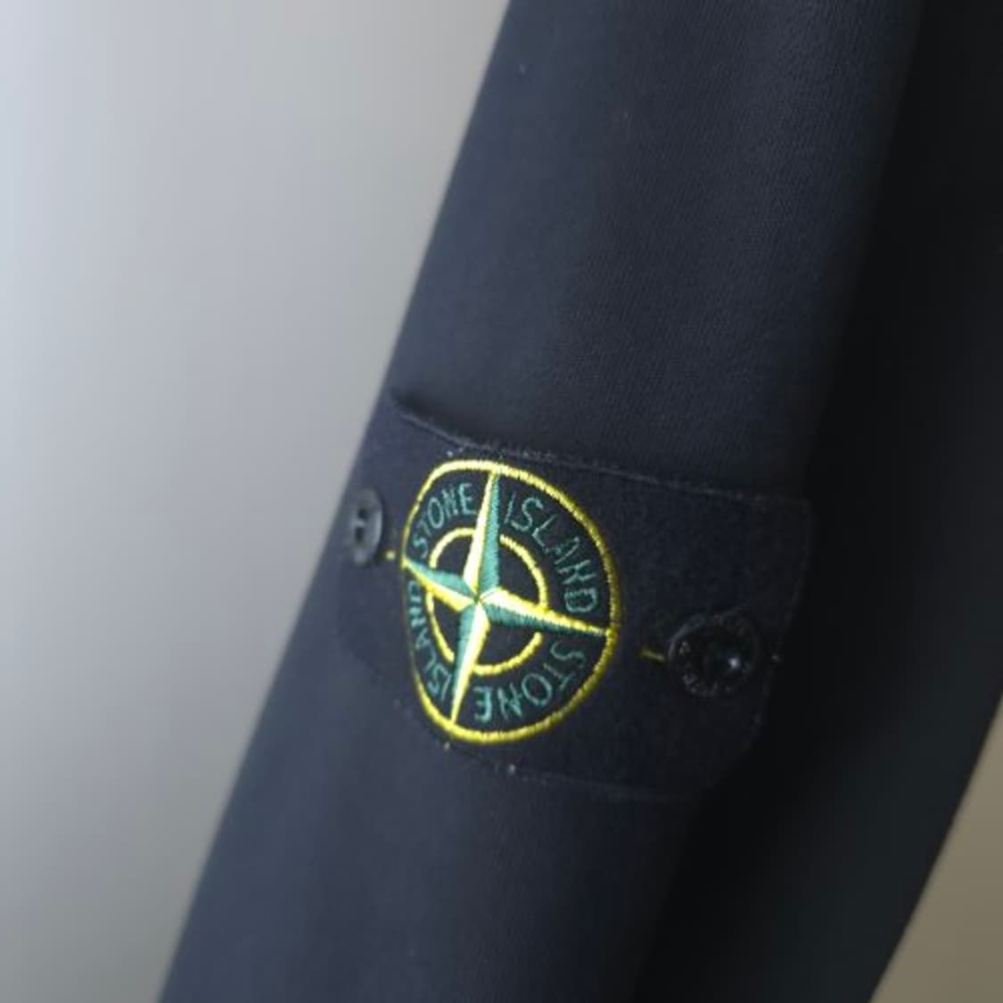[중고/정품] 스톤아일랜드 후드티 블랙 L 상품이미지3
