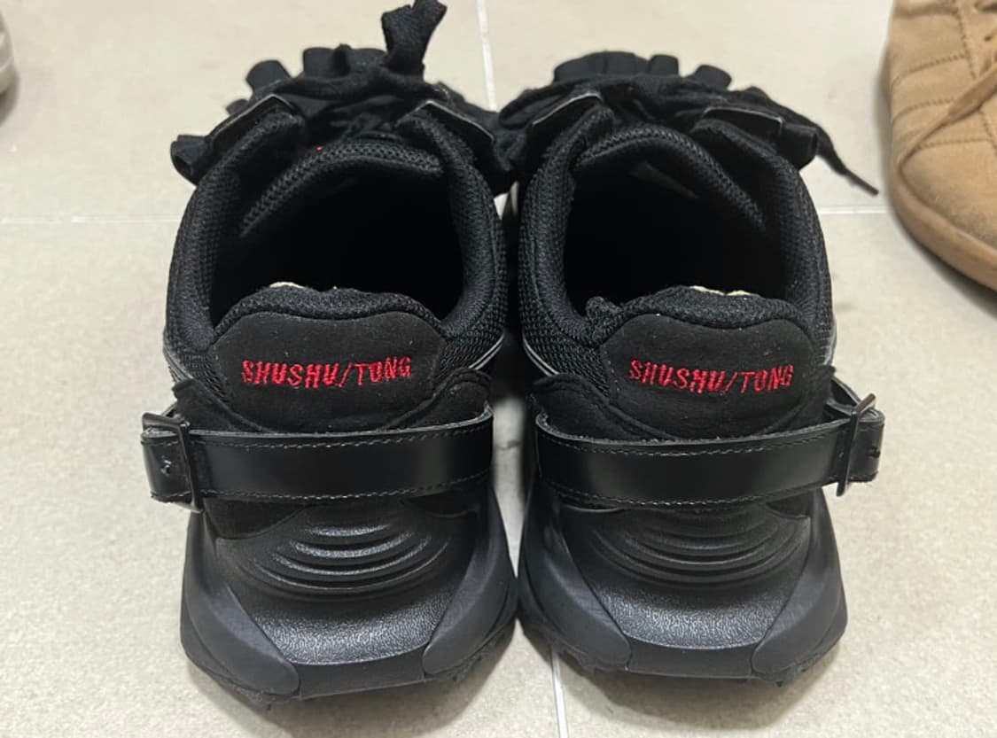 (네고가능) 슈슈통 아식스 타사 블랙 상품이미지4