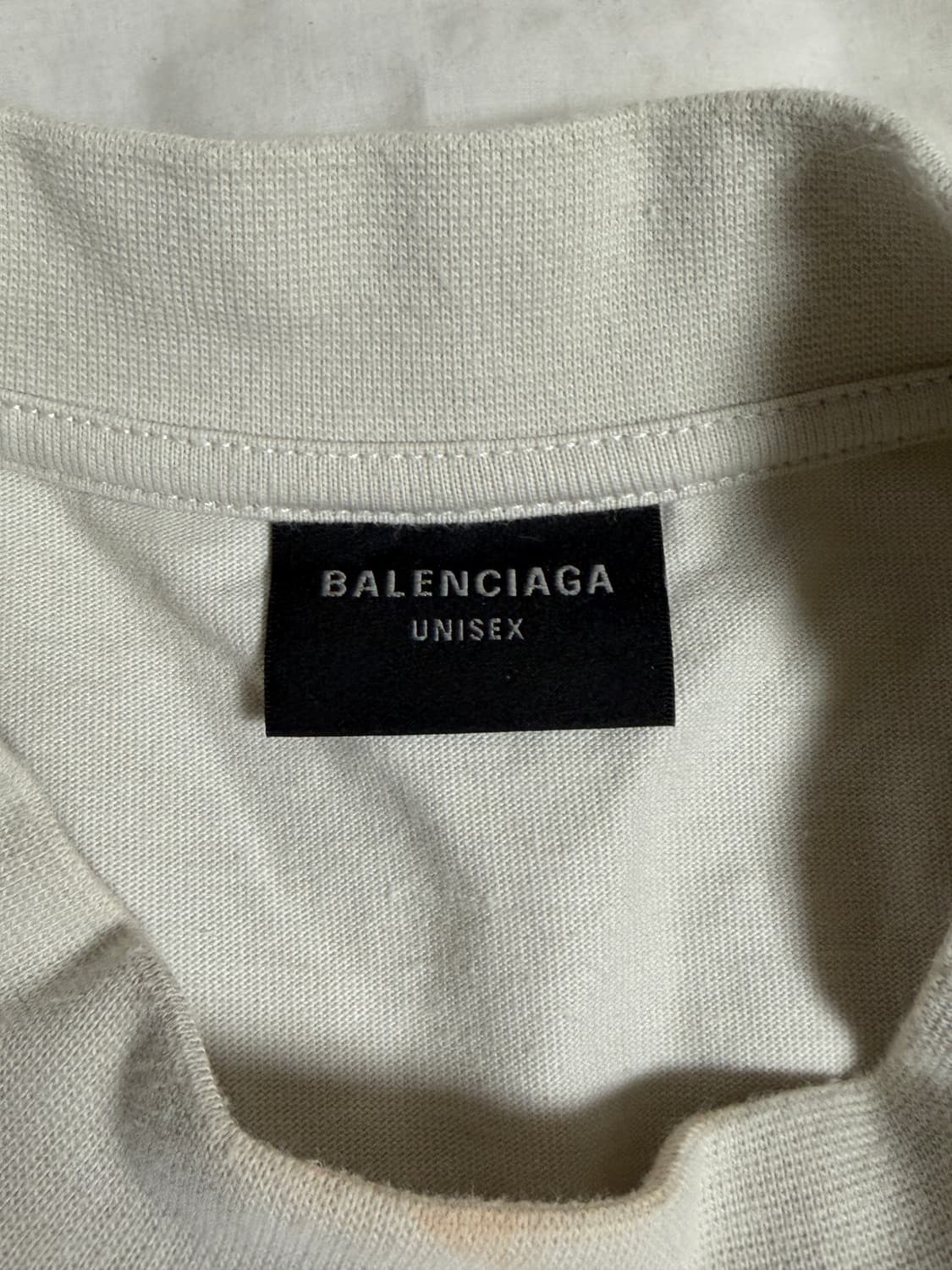 발렌시아가 애플 Be different 반팔 1사이즈 상품이미지3