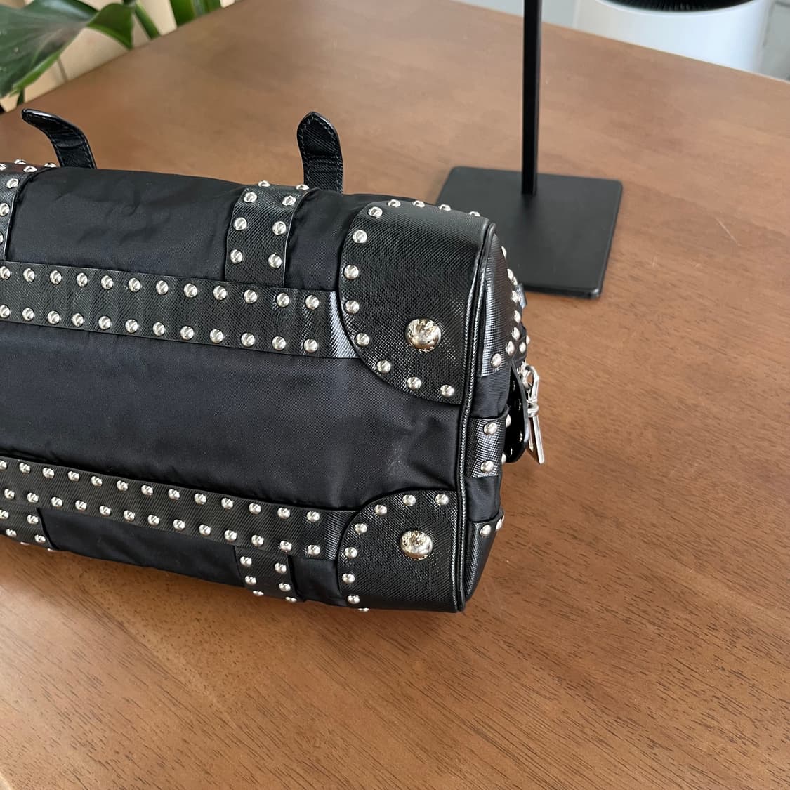 프라다 나일론/레더 스터드 토트백 상품이미지8