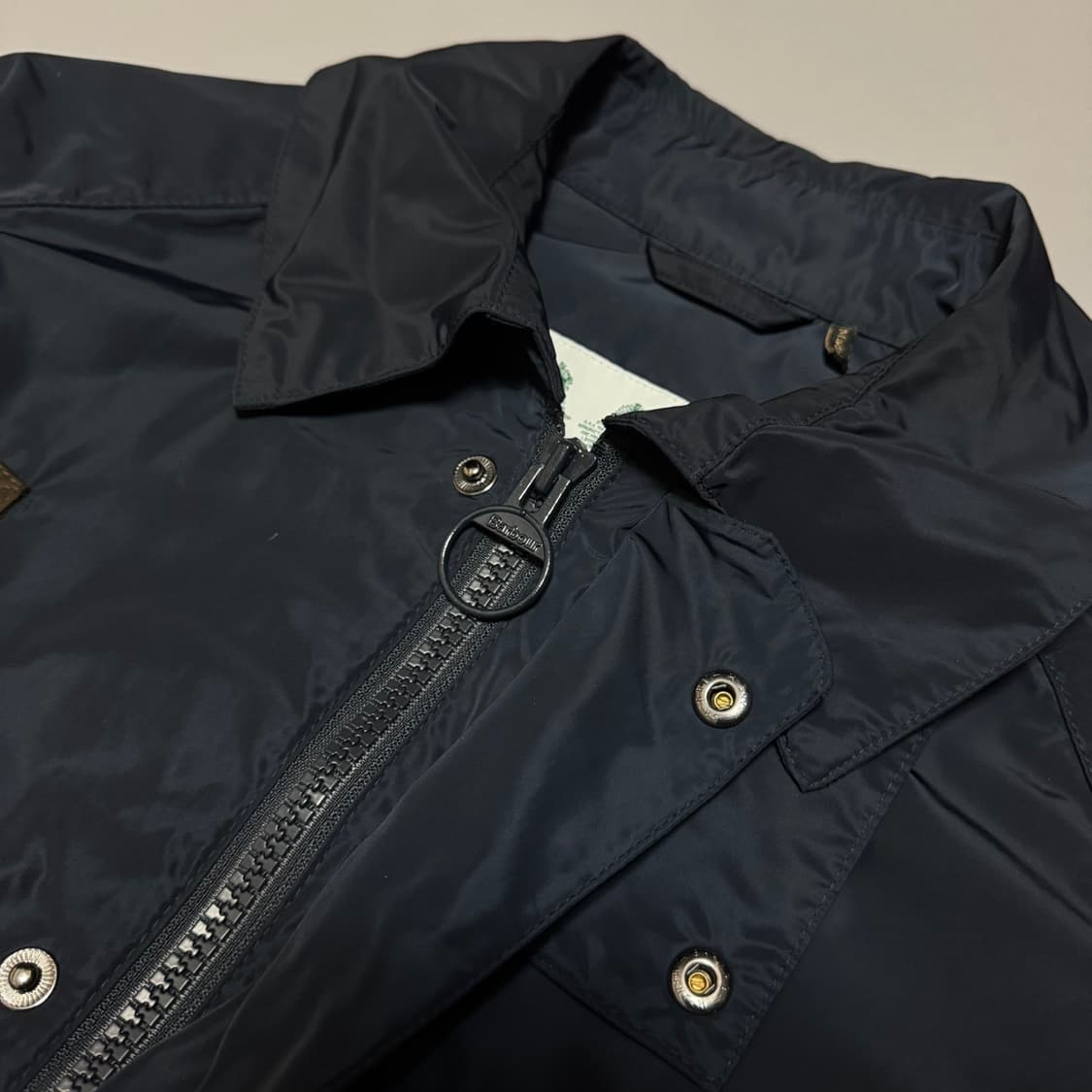 바버(Barbour) 다크네이비컬러 나일론 폴리에스터 쇼트 스페이 자켓 상품이미지4