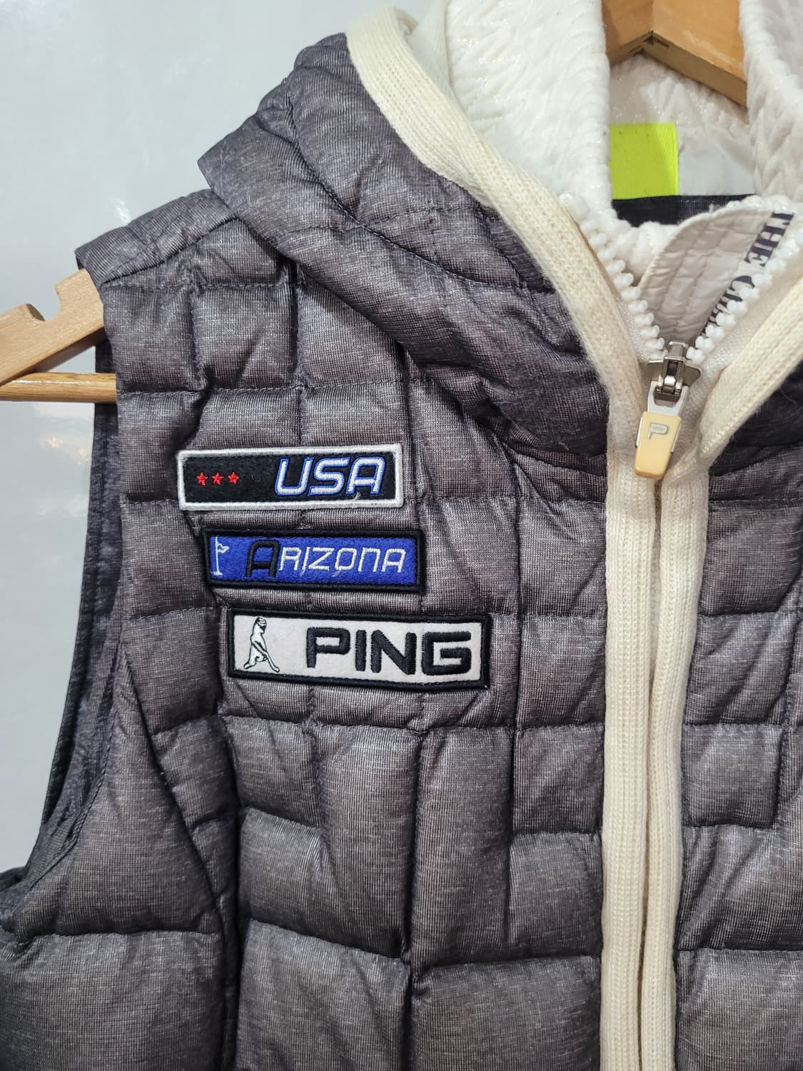 PING 여성 후드 패딩 조끼 상품이미지2