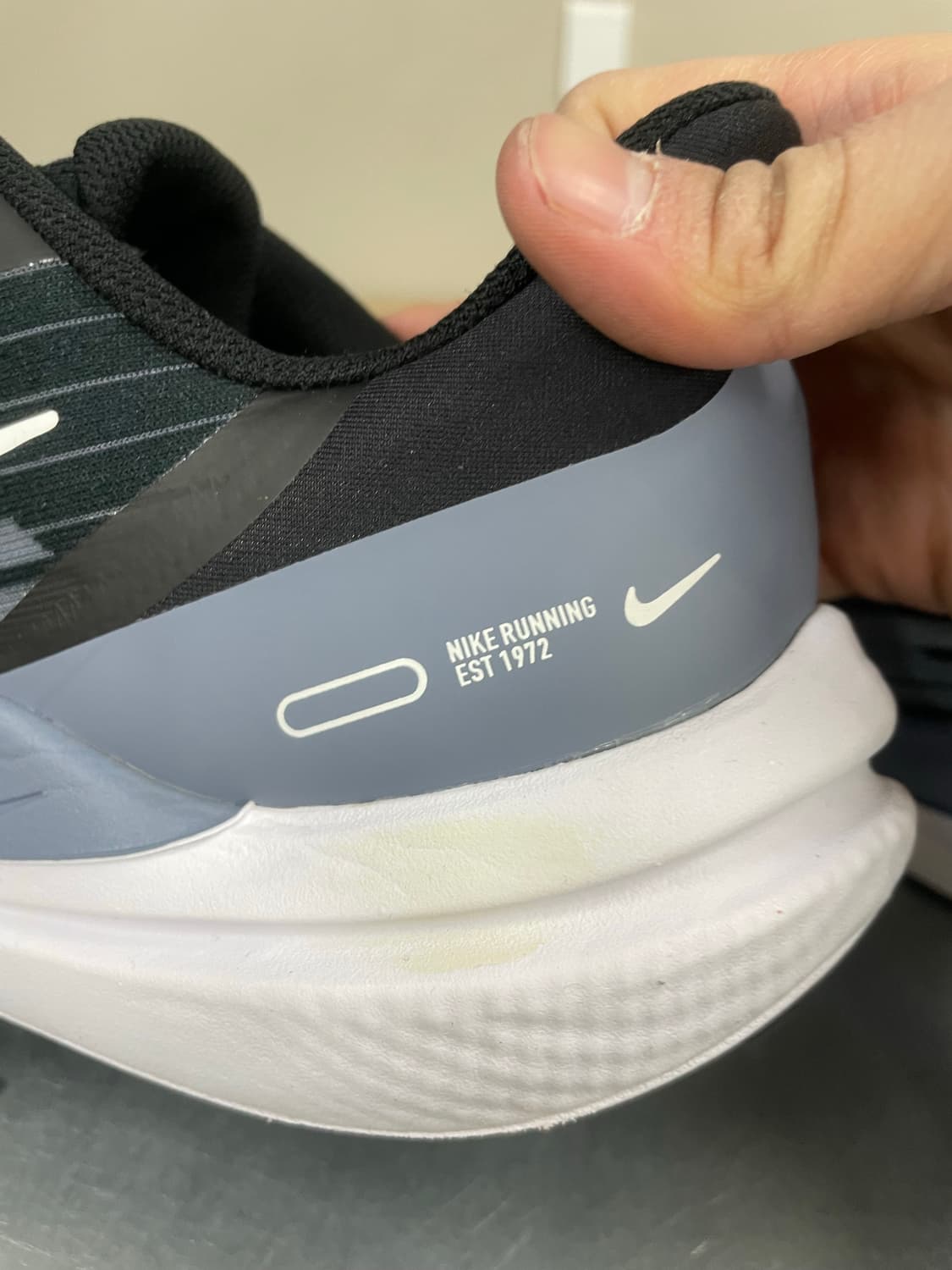 나이키 에어 윈플로 9 블랙 화이트 280 상품이미지8