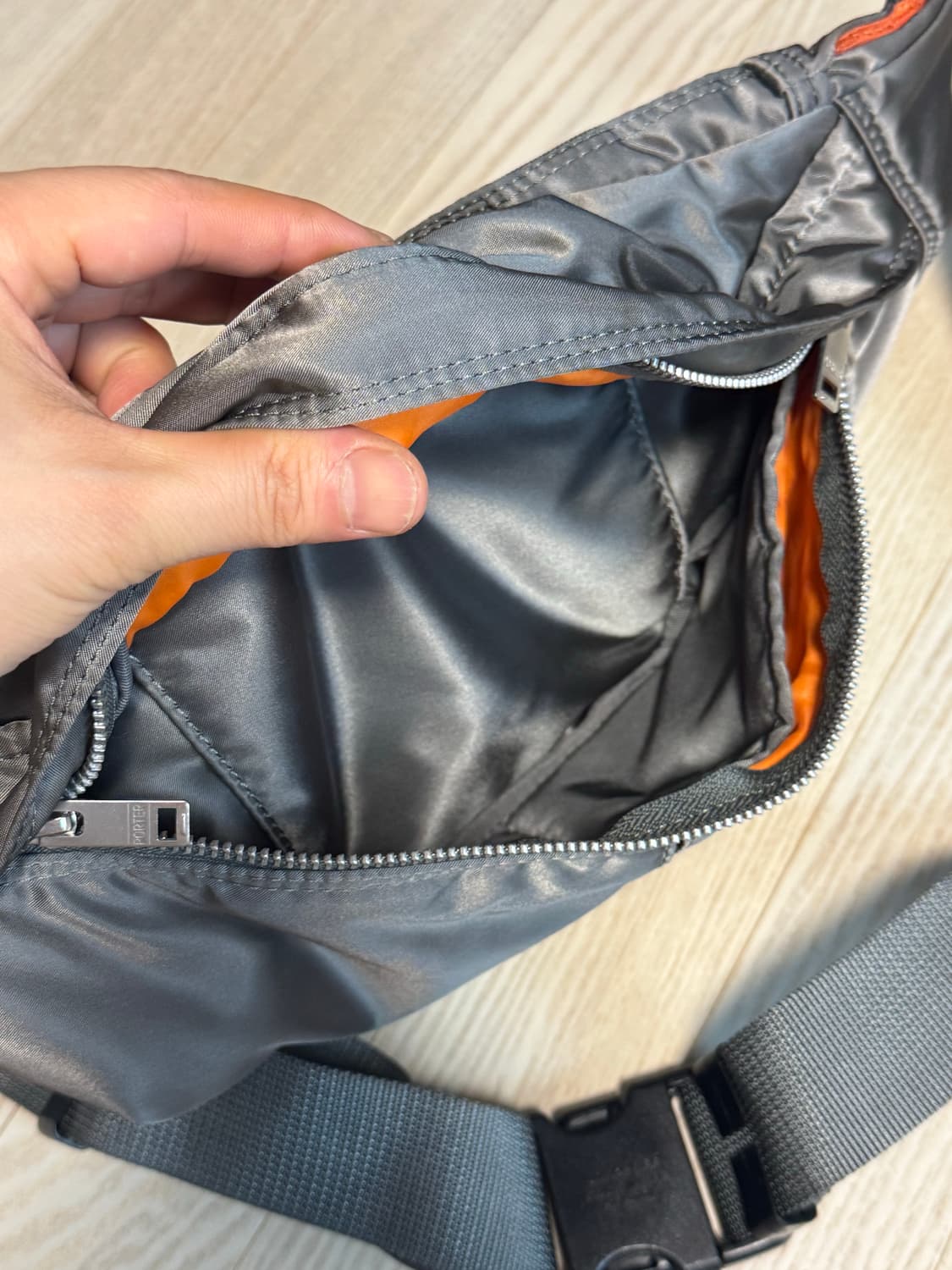 포커 탱커 웨이스트백 실버그레이 상품이미지5