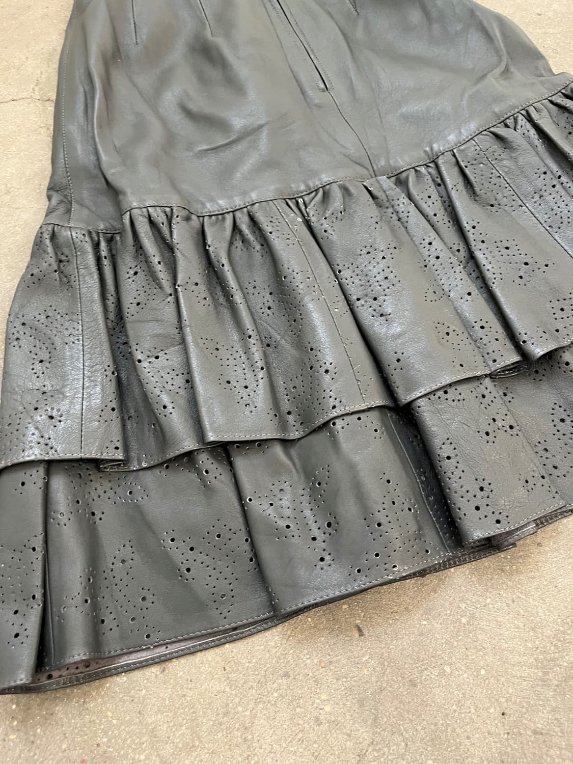 Gianfranco Bogino (Italy made) 레더 펀칭 스커트 상품이미지3