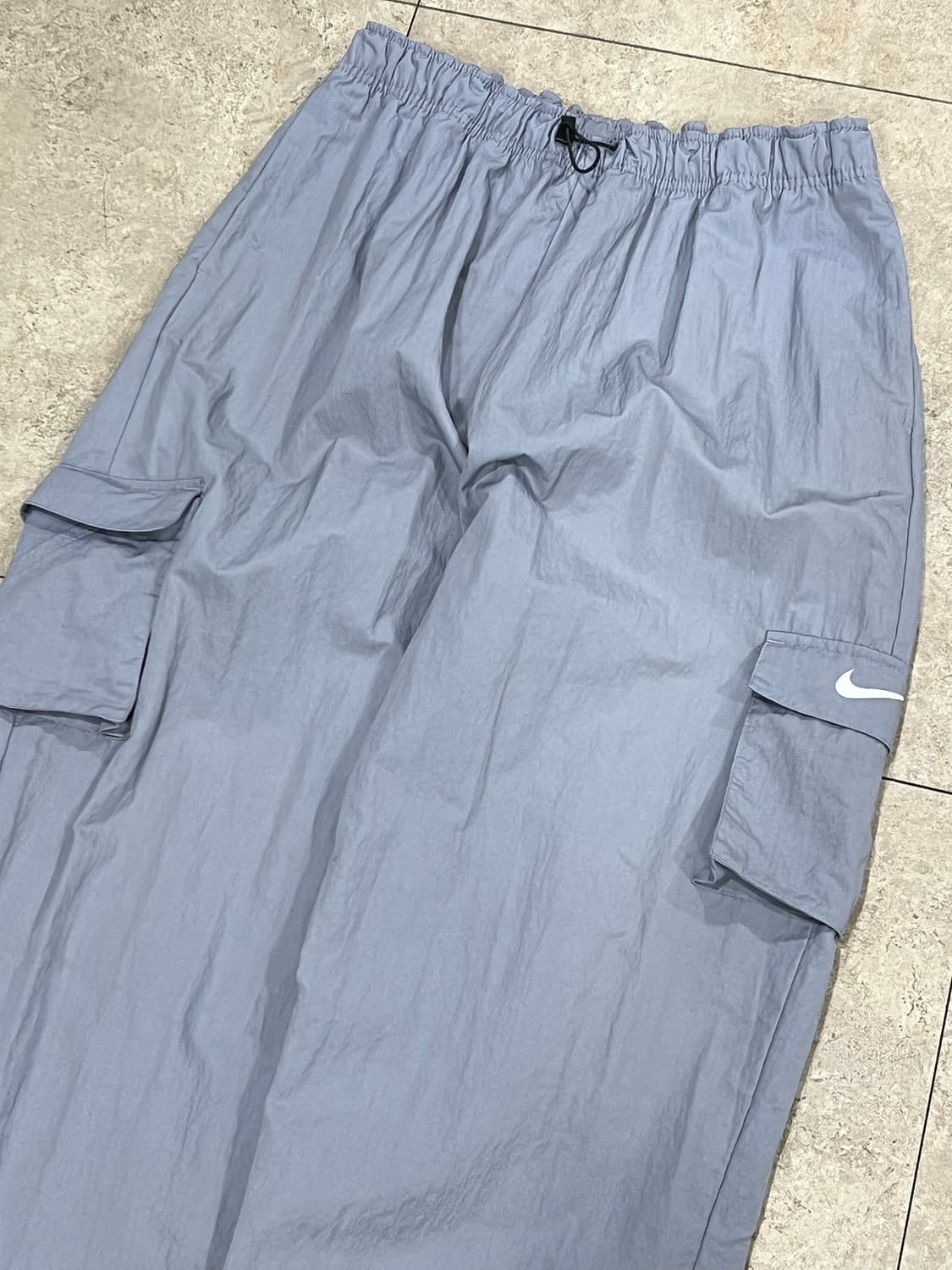 나이키 우먼스 에센셜 하이라이즈 우븐 카고 팬츠 상품이미지3