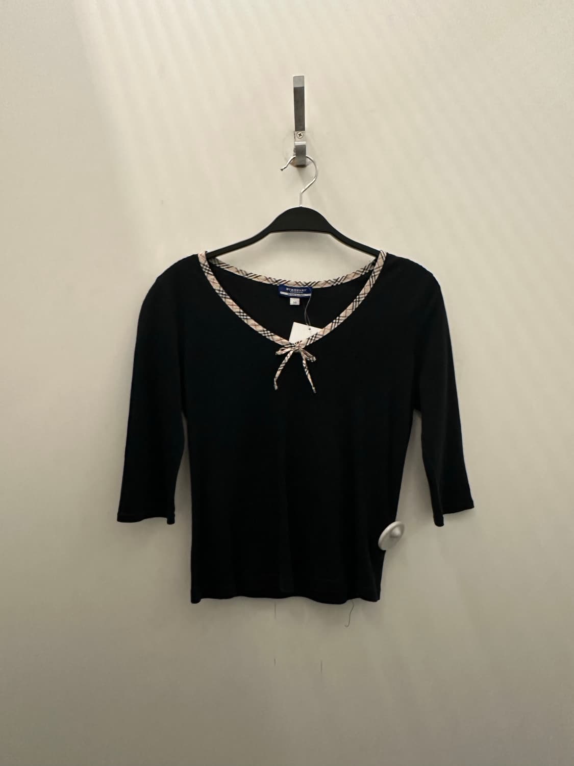 BURBERRY 버버리 노바체크 블랙 브이넥T 상품이미지1