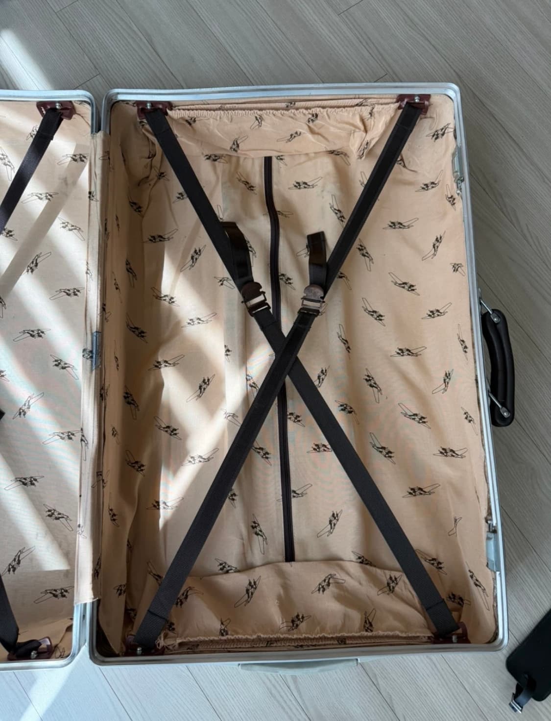 리모와 알루미늄 캐리어 28인치 (투휠 제품) 상품이미지3