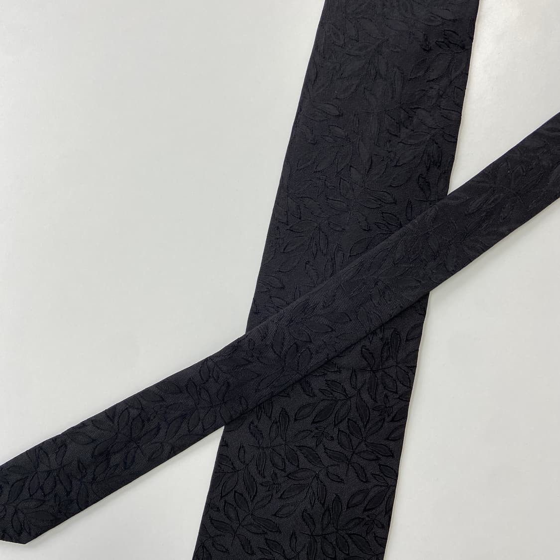 입생로랑(YSL) 명품 정품 블랙넥타이 10.1cm 상품이미지4