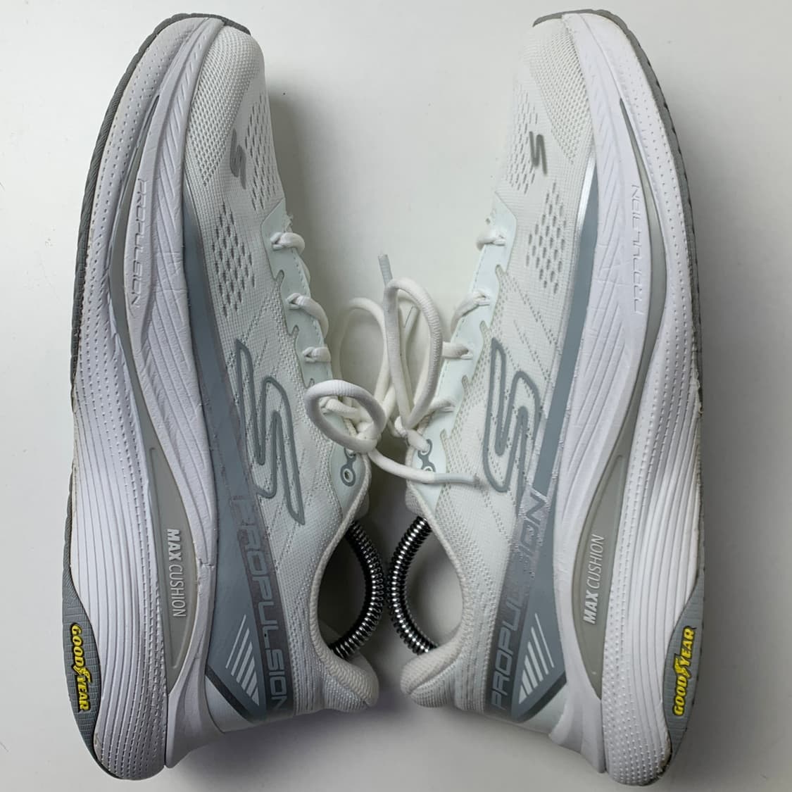 [240/정품] 스케쳐스 맥스쿠션 프로펄션 여성 운동화 신발
 상품이미지3