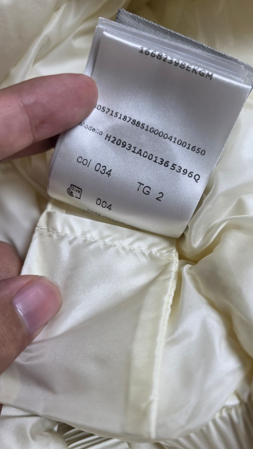 [새상품급,2]백화점판 22fw 몽클레어 보에드 실버폭스퍼 상품이미지7