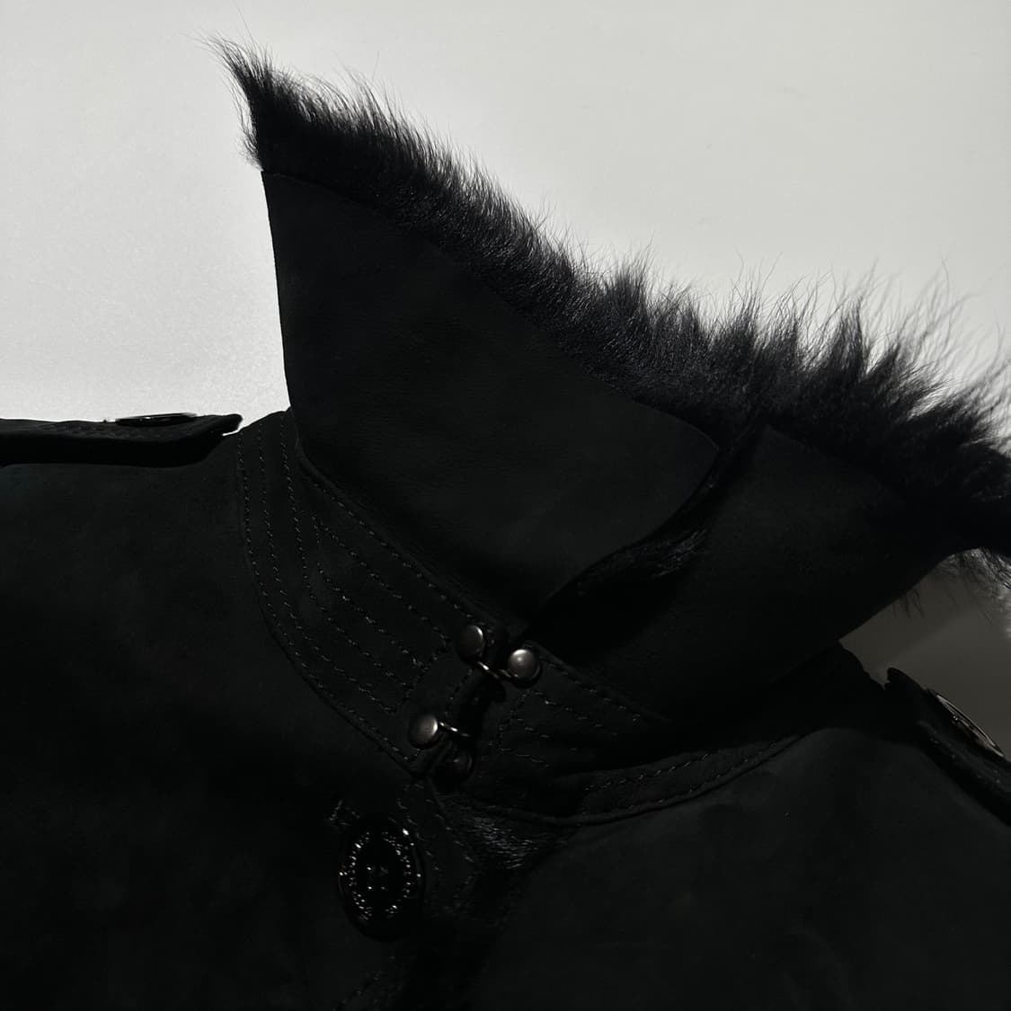 버버리 램스킨 시어링 무스탕 은장버튼 싱글 로브 코트  상품이미지6