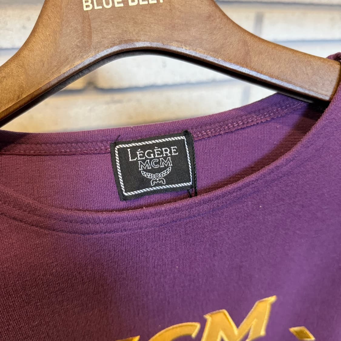 MCM 엠씨엠 크롭 슬리브 티셔츠 자수로고 밑단 스트링 디테일 퍼플 상품이미지9