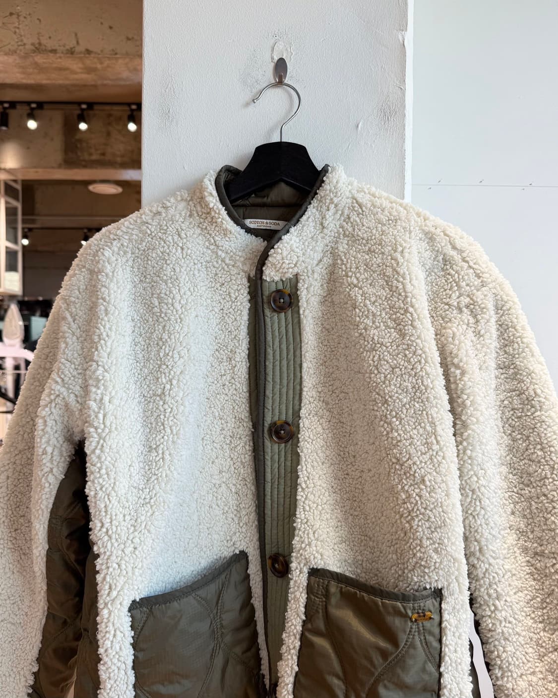 스카치앤소다 아이보리 카키 리버시블 테디 자켓  상품이미지3