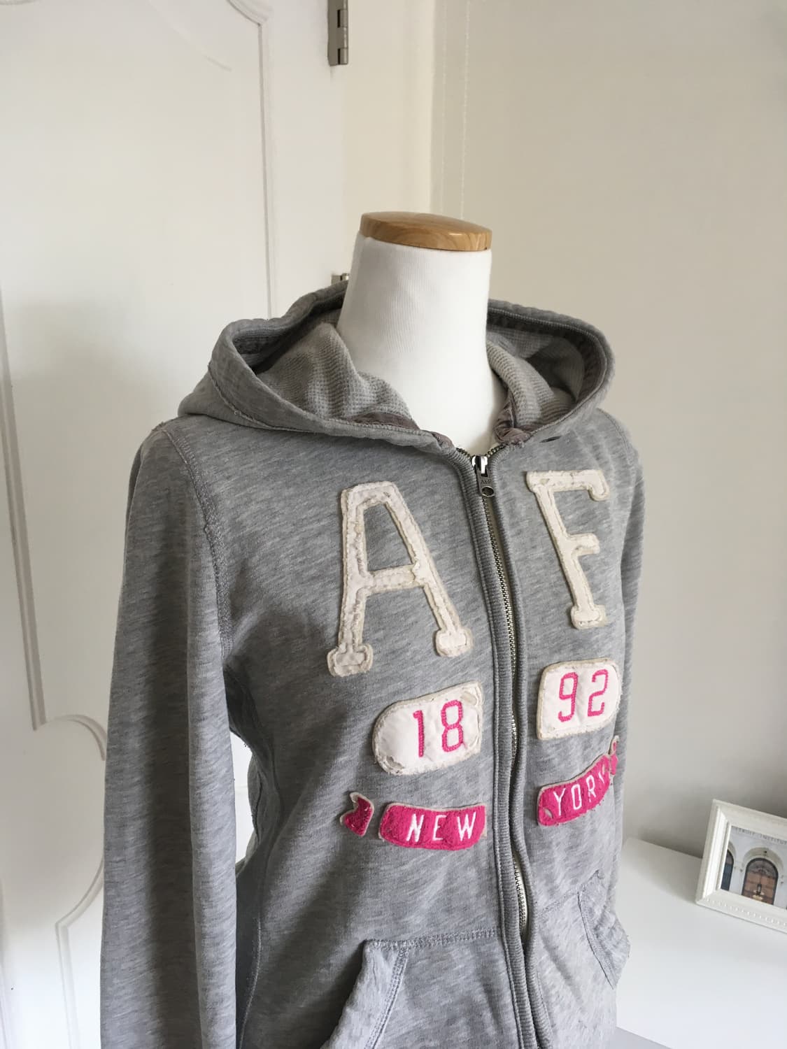 아베크롬비 y2k 빅로고 후드집업 그레이 상품이미지2